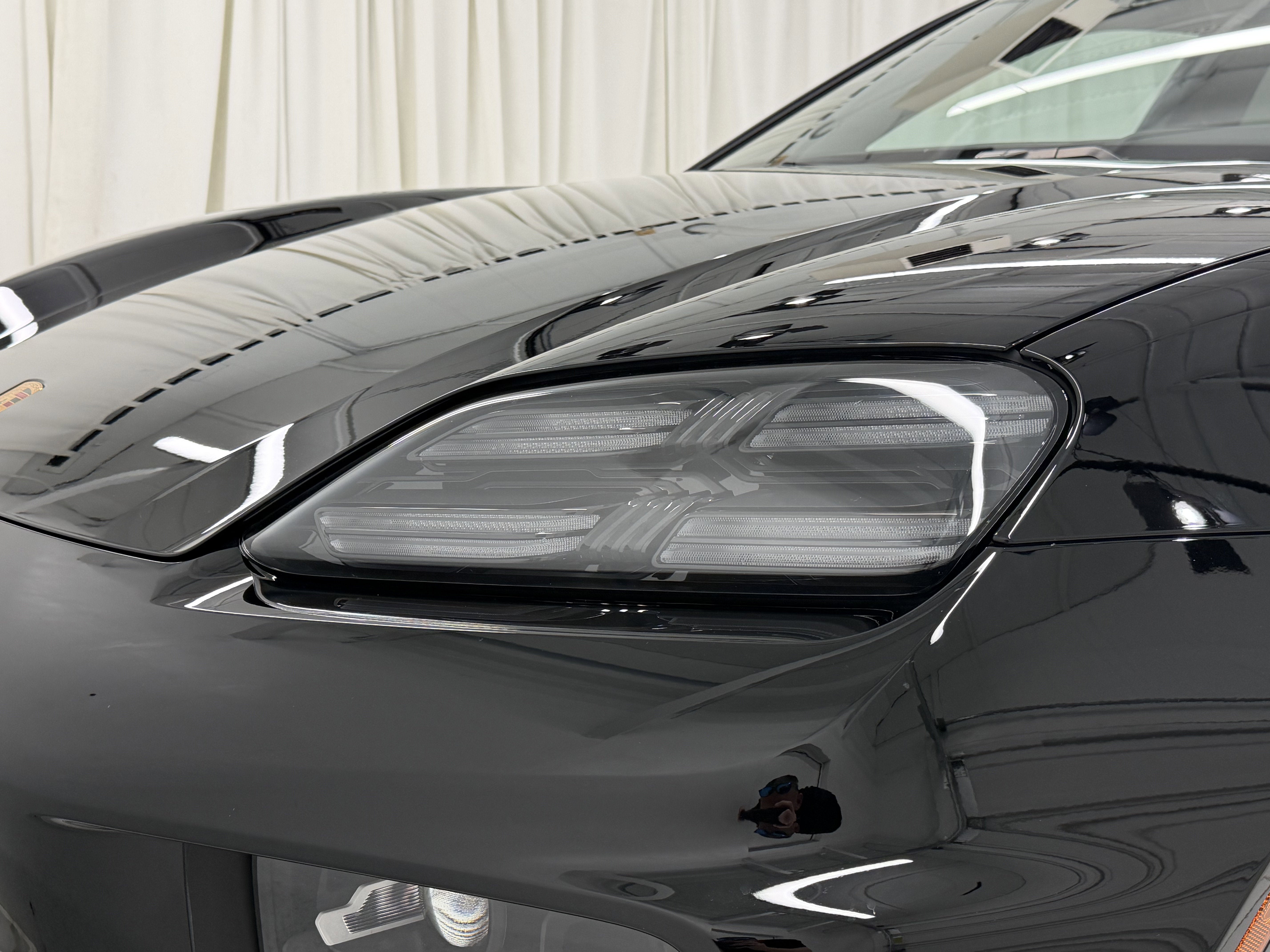 2025 Porsche Macan Electric 4S