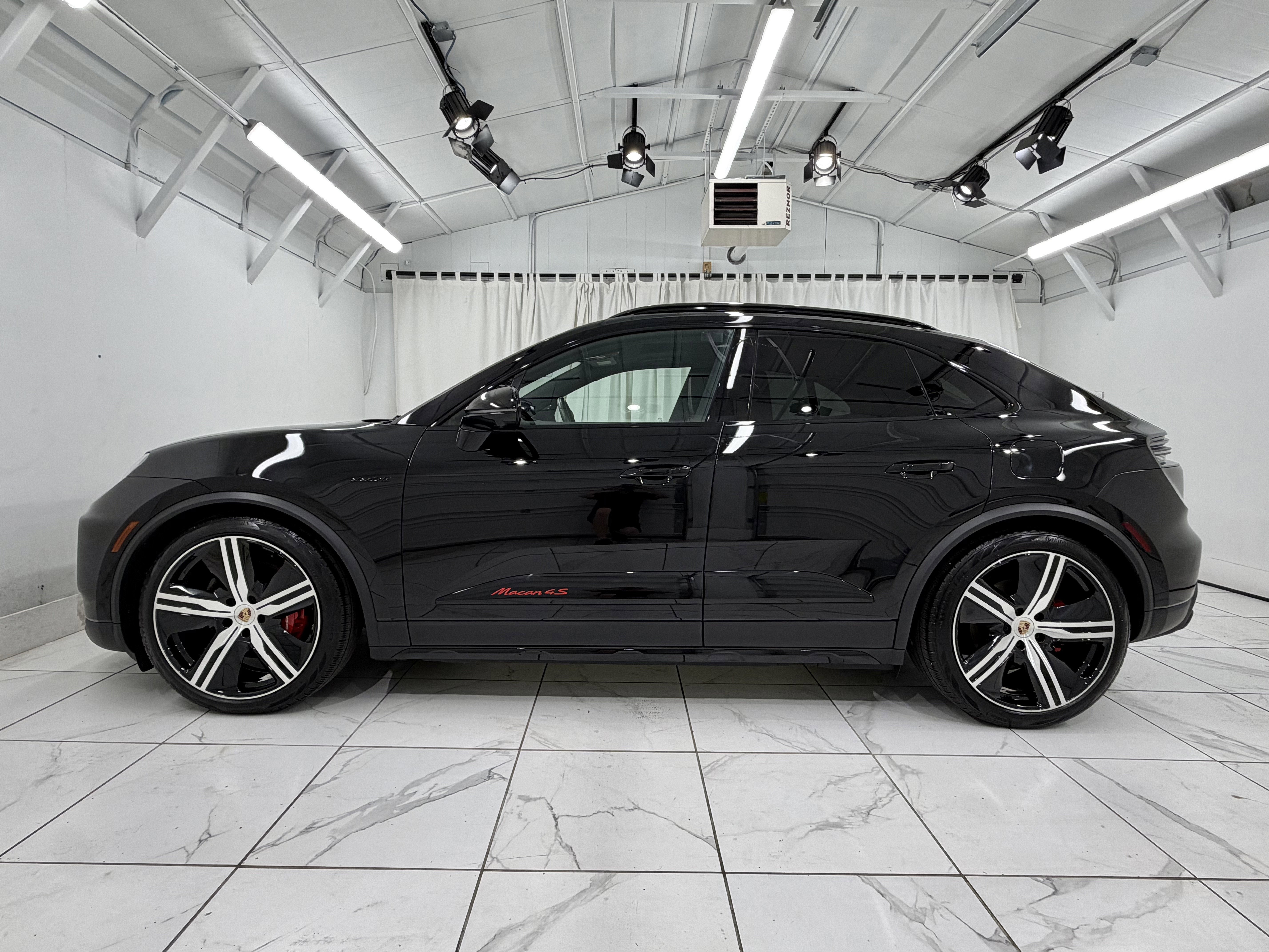 2025 Porsche Macan Electric 4S