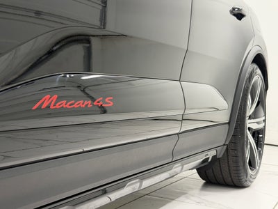 2025 Porsche Macan Electric 4S