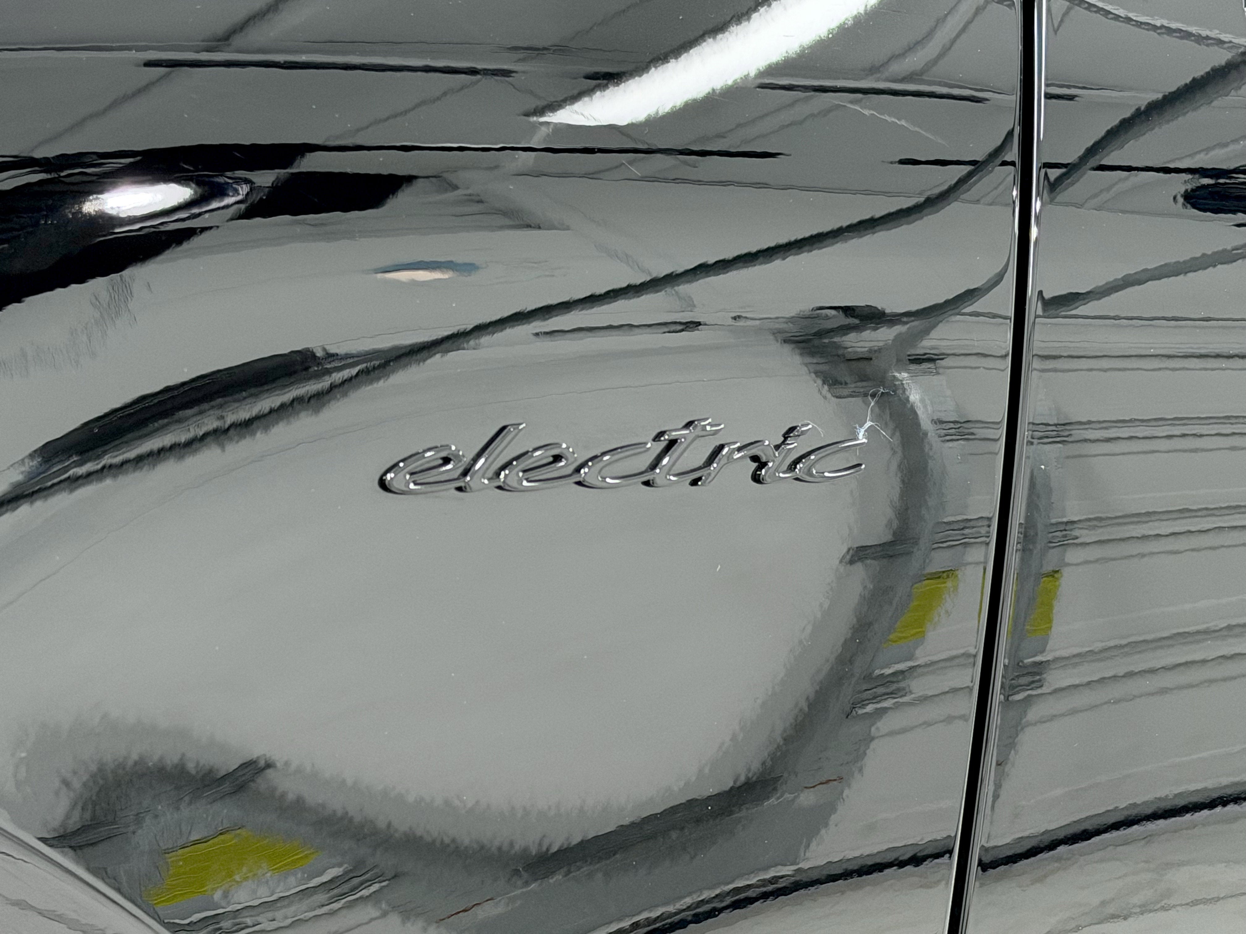 2025 Porsche Macan Electric 4S