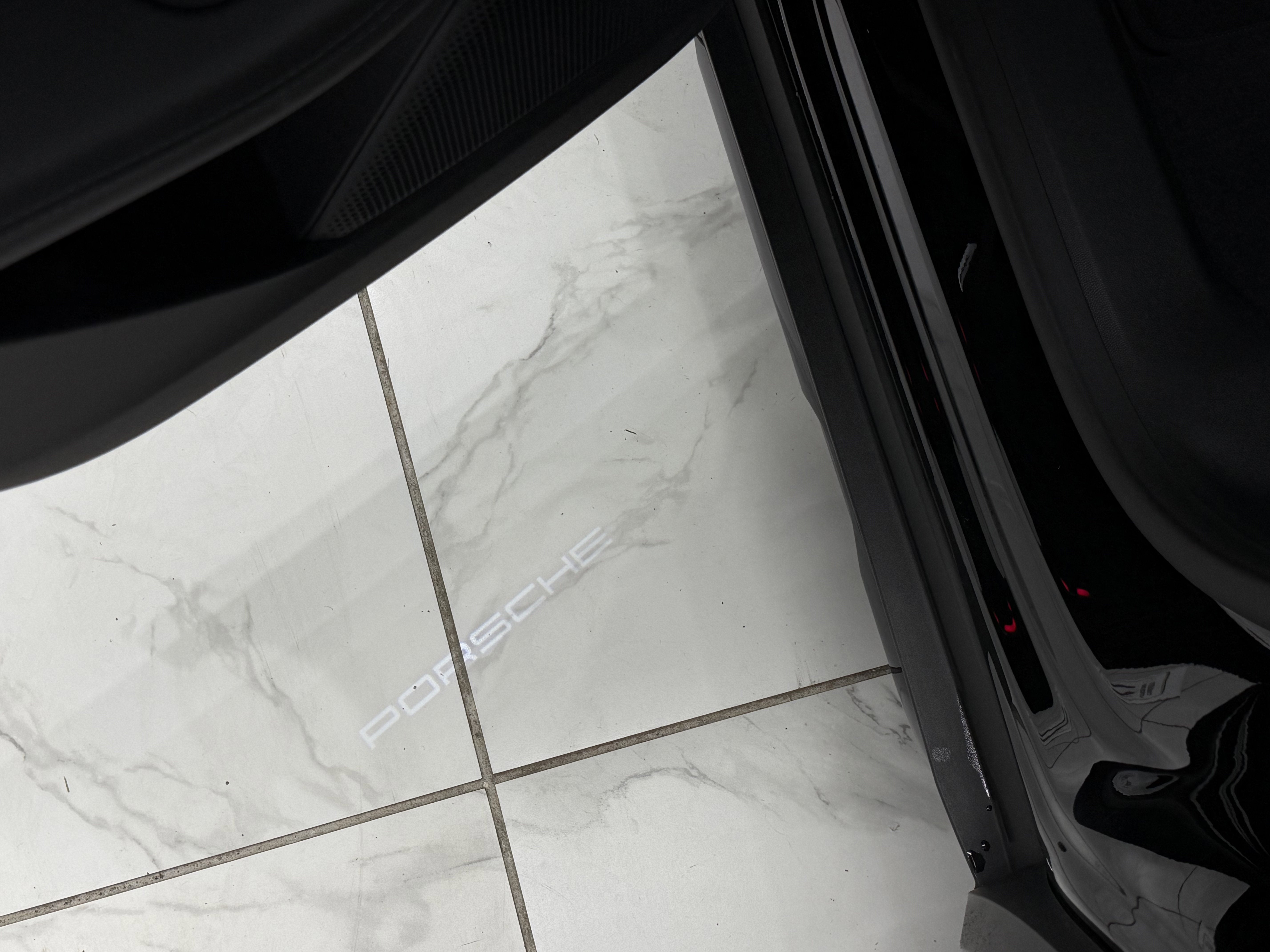 2025 Porsche Macan Electric 4S