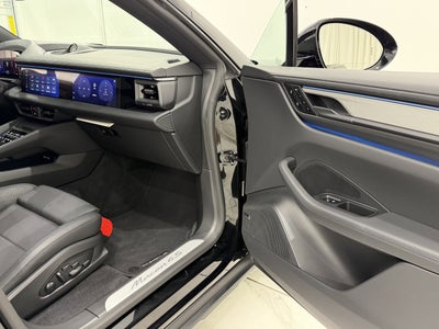 2025 Porsche Macan Electric 4S