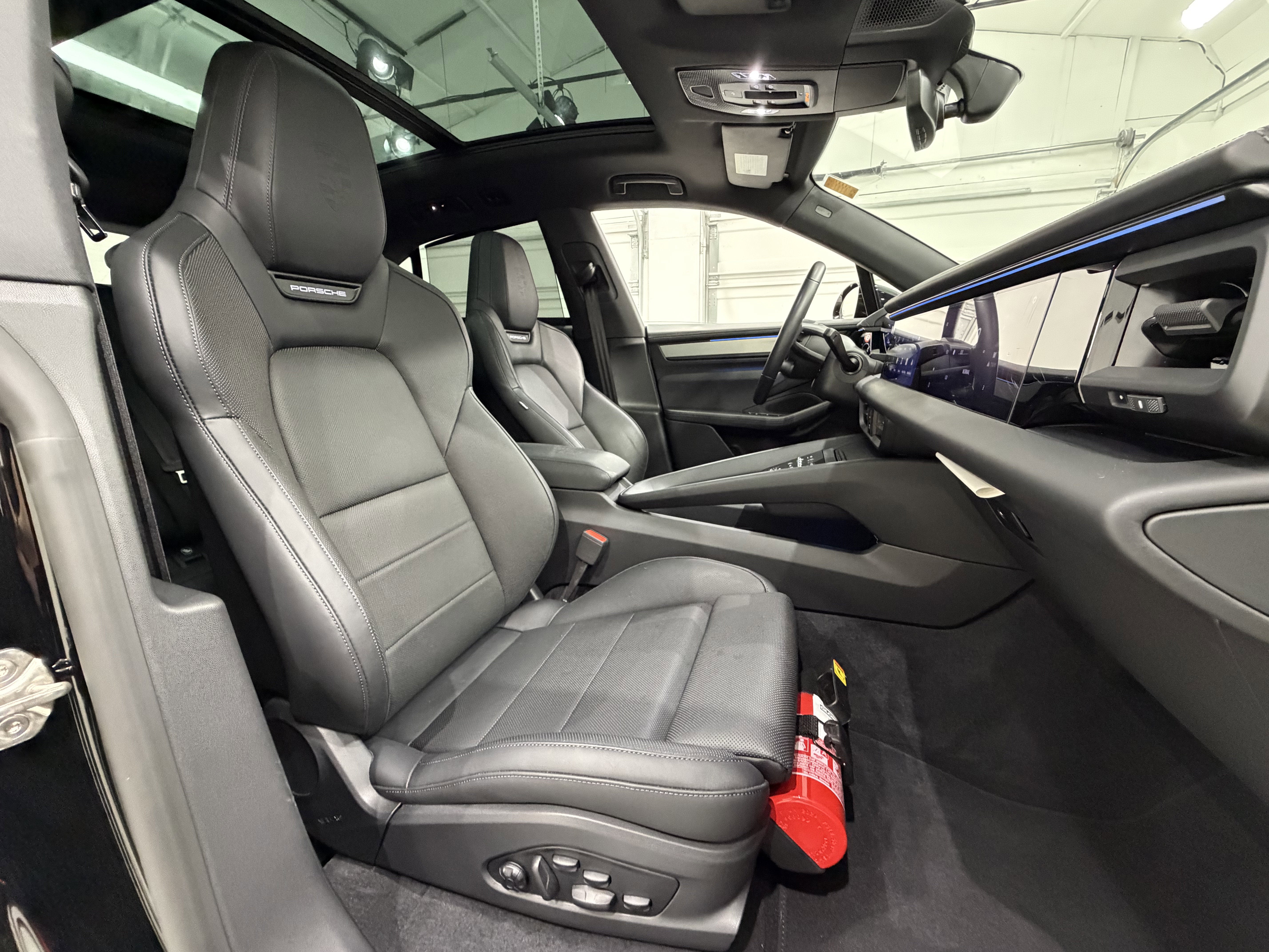 2025 Porsche Macan Electric 4S
