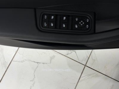 2025 Porsche Macan Electric 4S