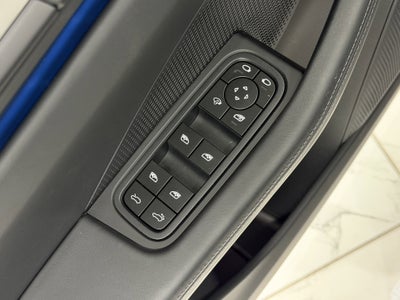 2025 Porsche Macan Electric 4S