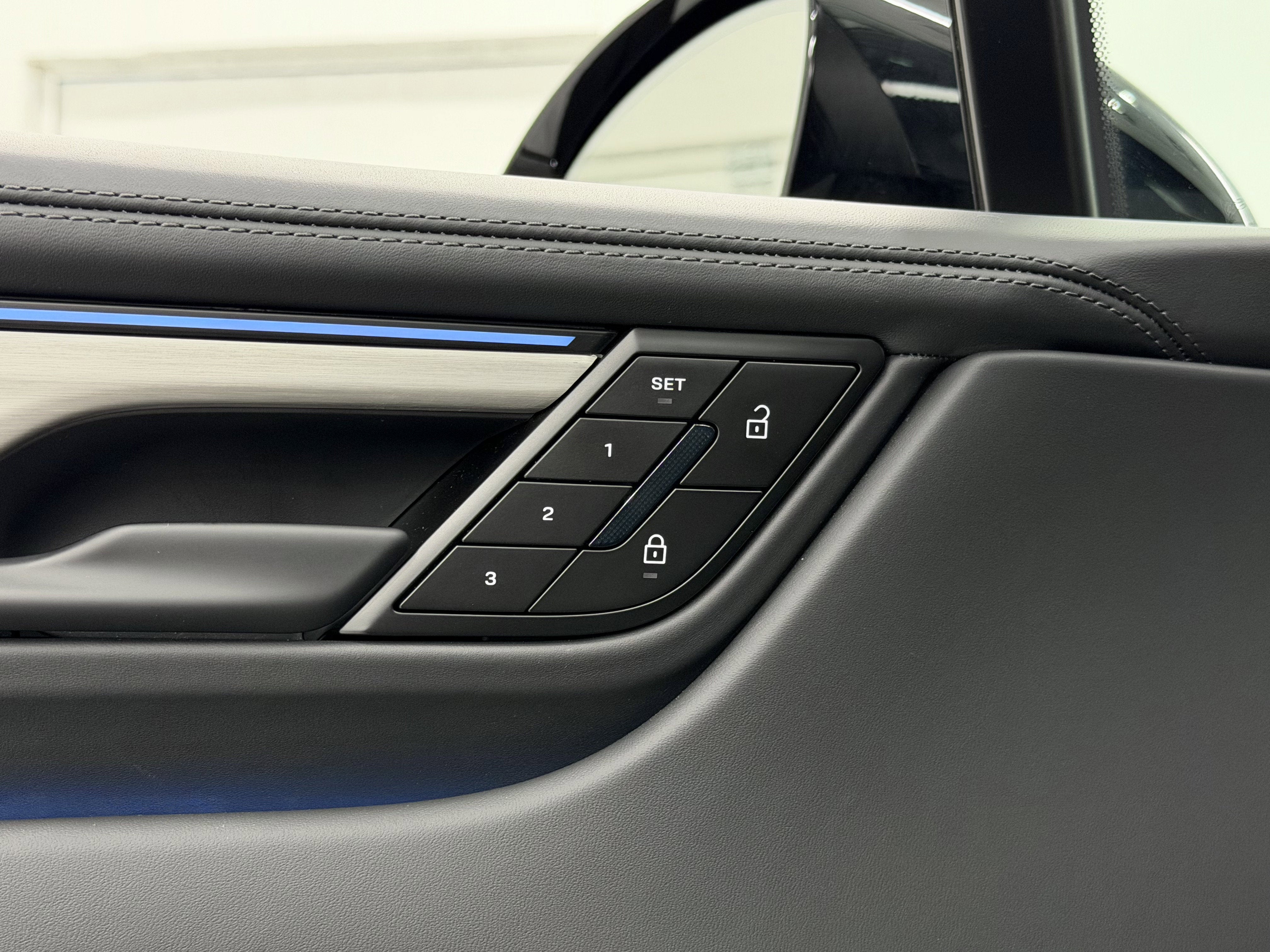 2025 Porsche Macan Electric 4S