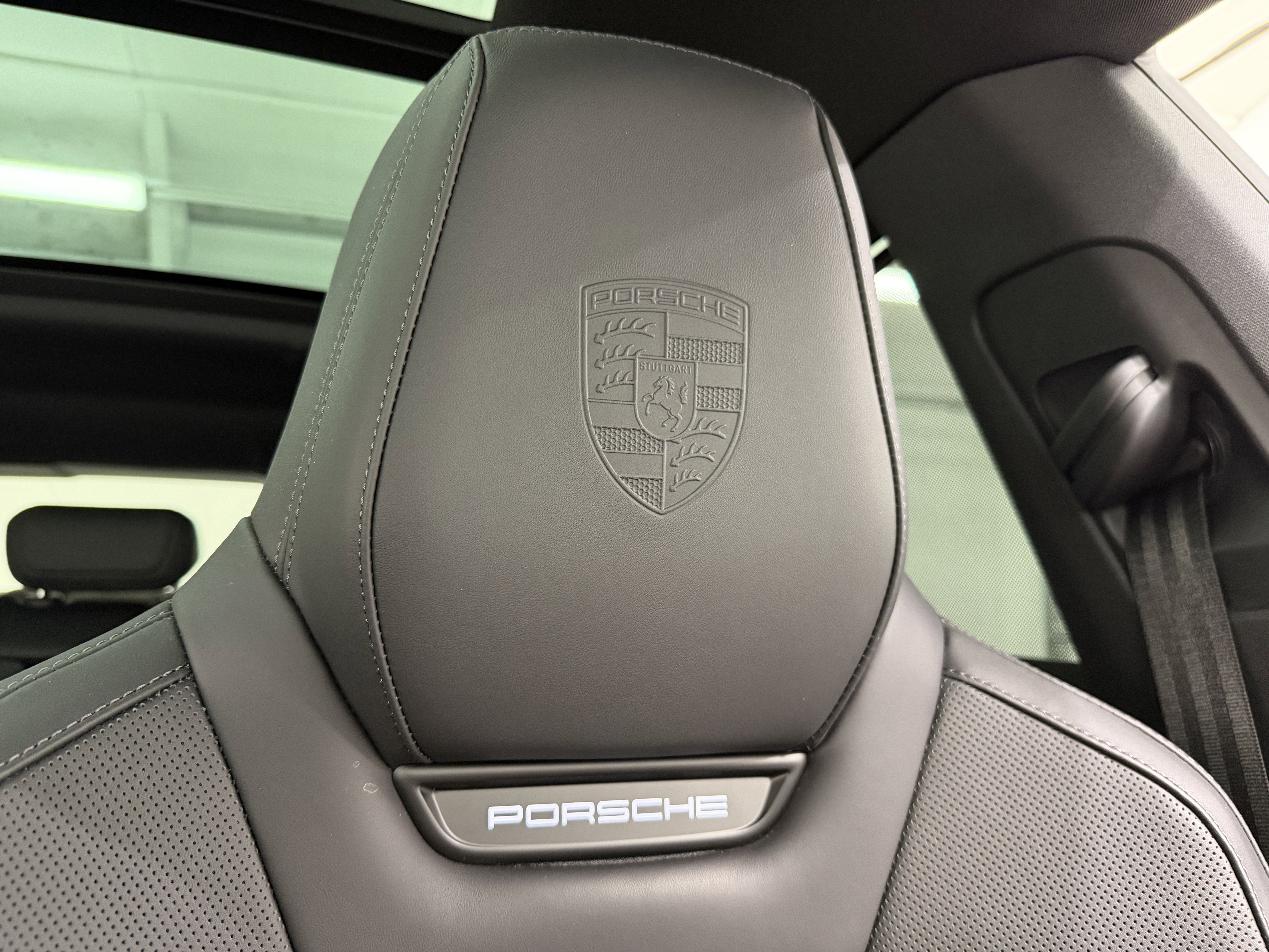 2025 Porsche Macan Electric 4S