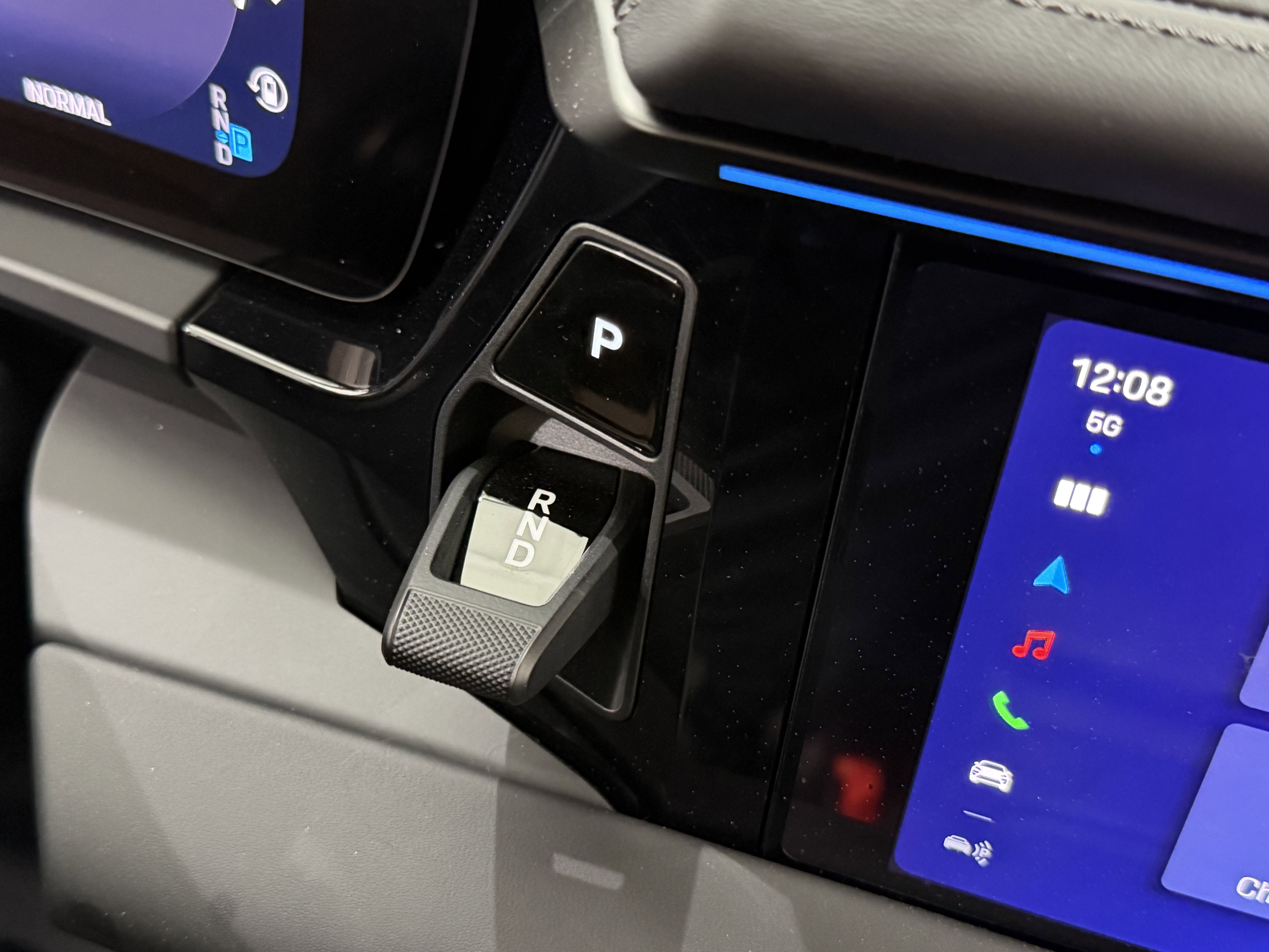 2025 Porsche Macan Electric 4S