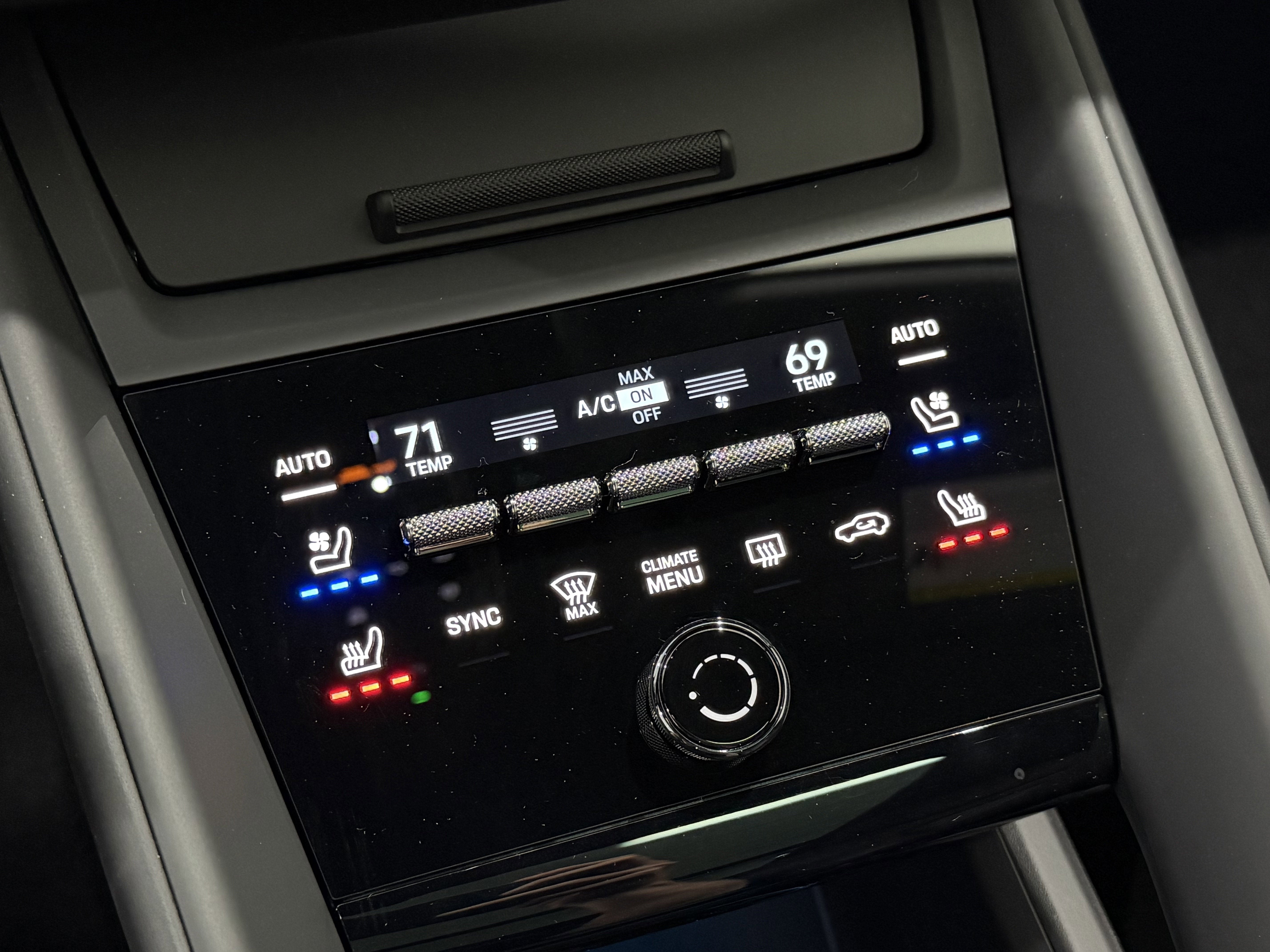 2025 Porsche Macan Electric 4S