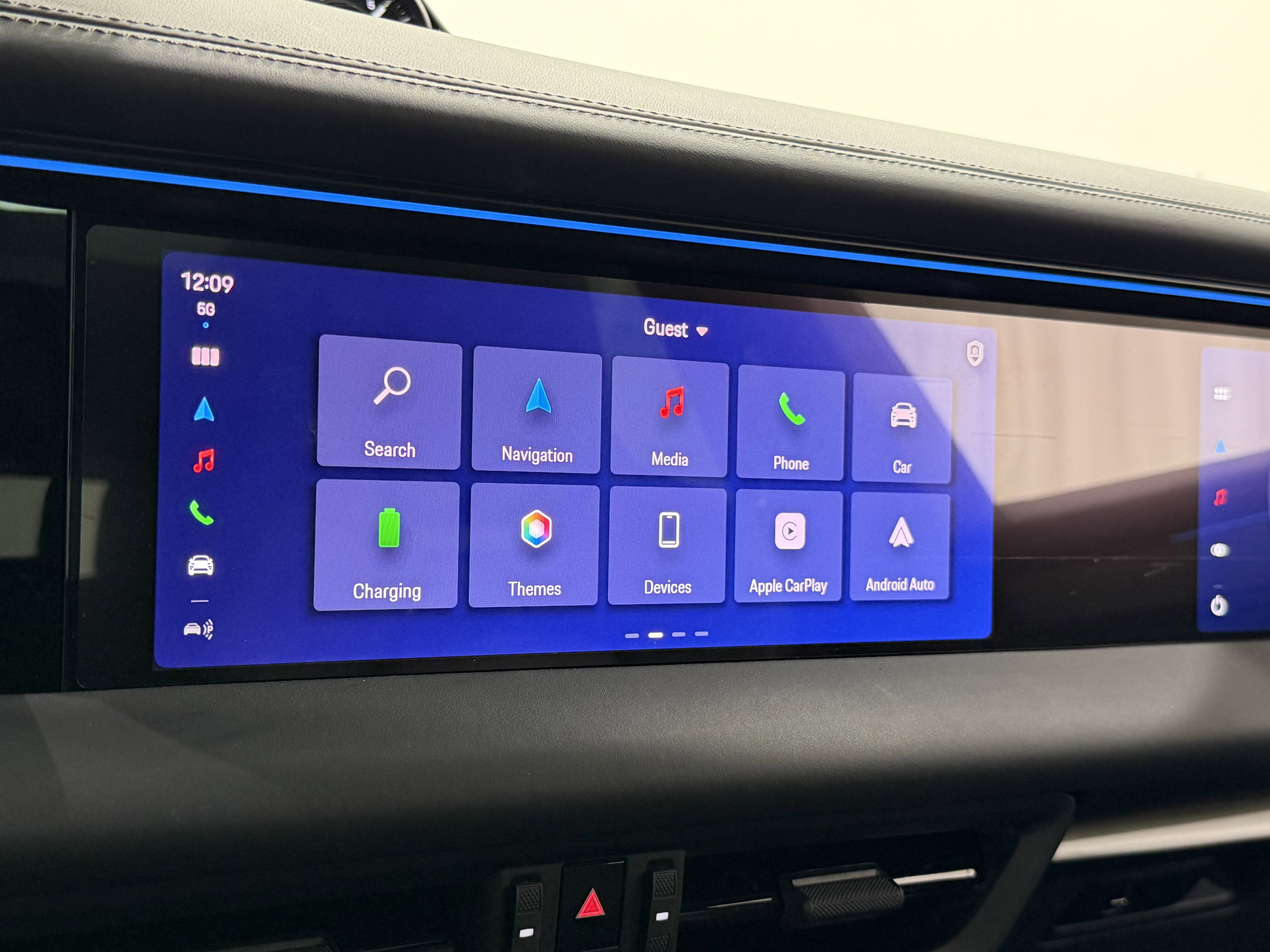 2025 Porsche Macan Electric 4S