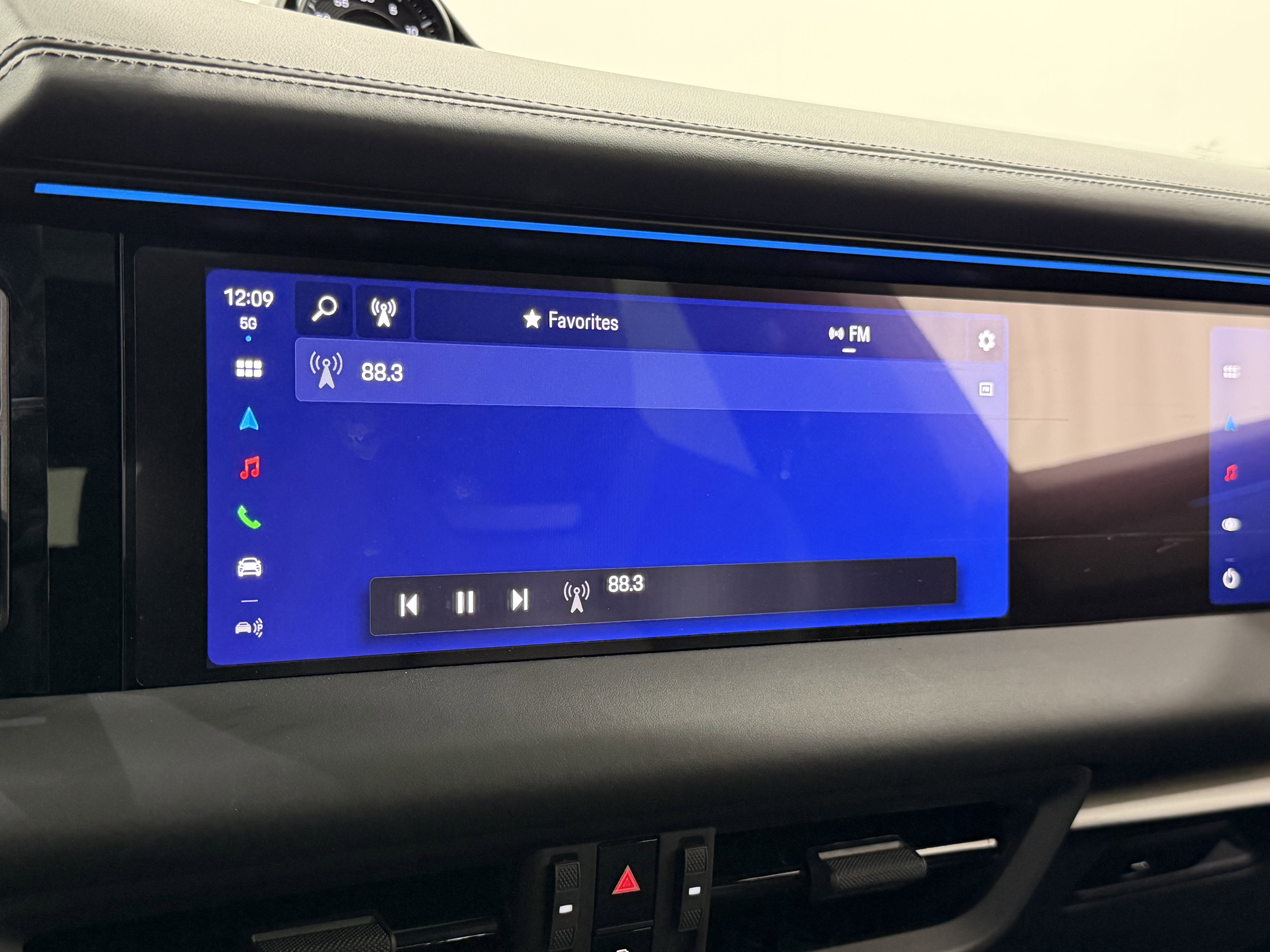 2025 Porsche Macan Electric 4S