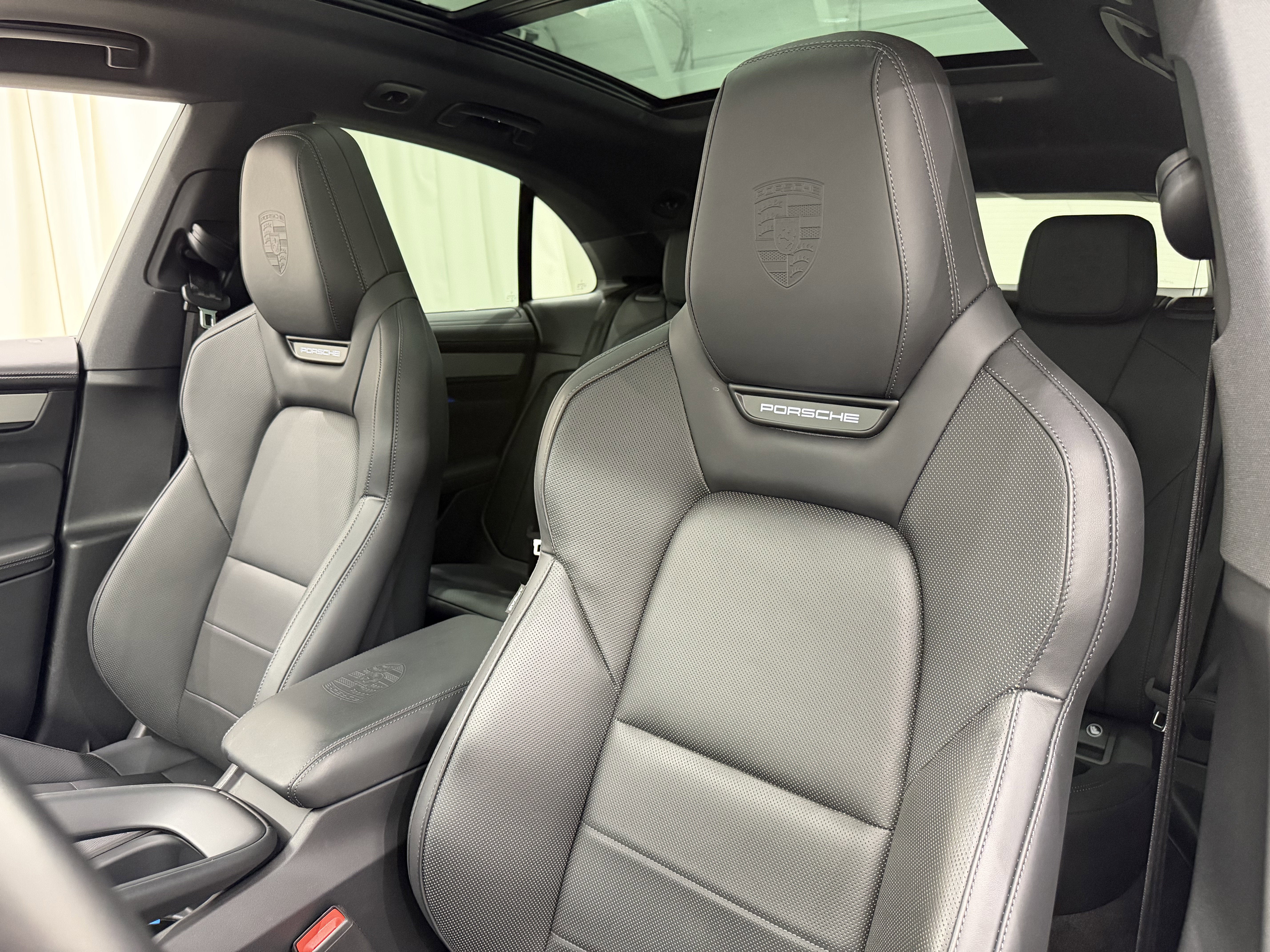 2025 Porsche Macan Electric 4S