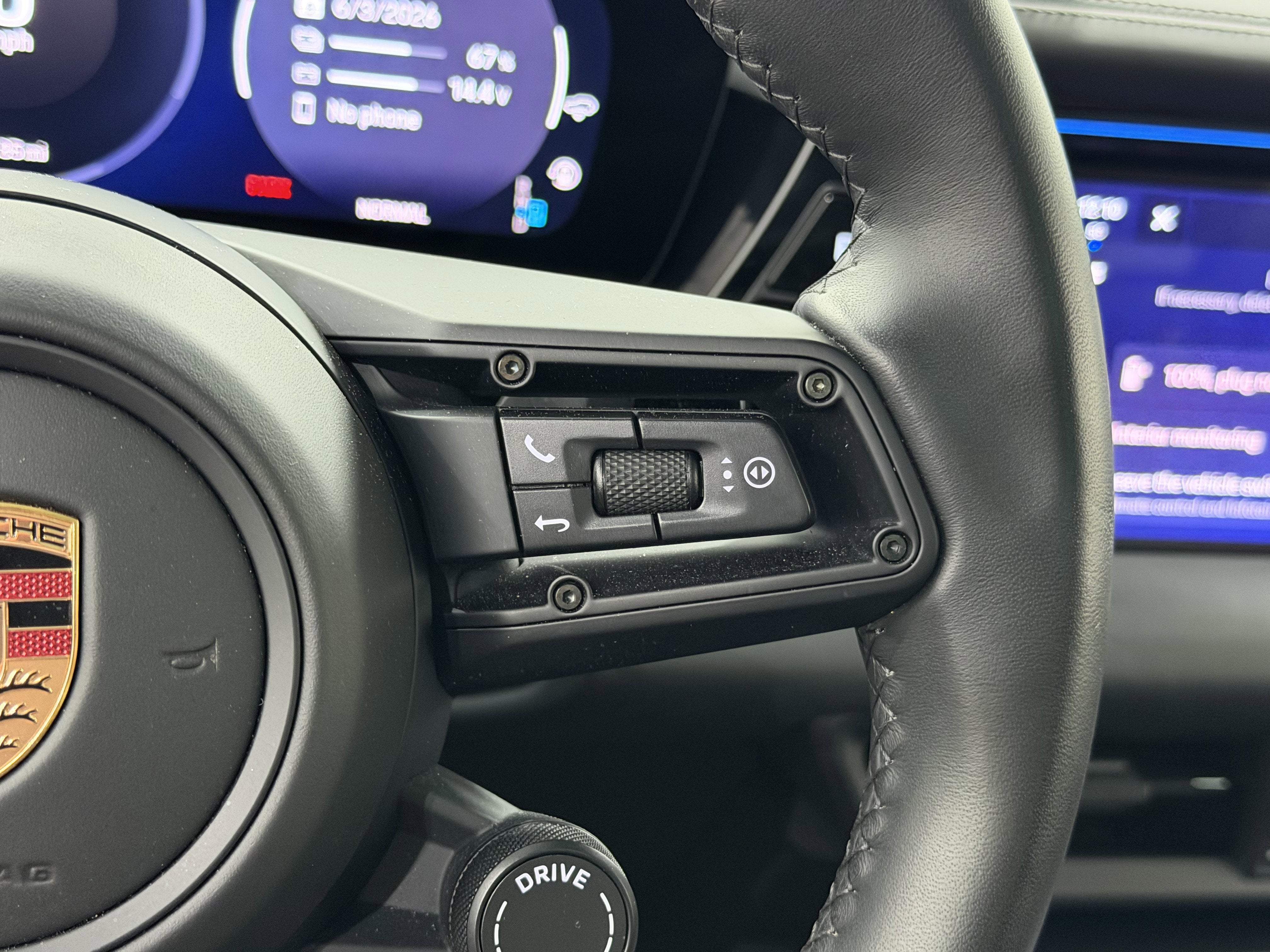2025 Porsche Macan Electric 4S