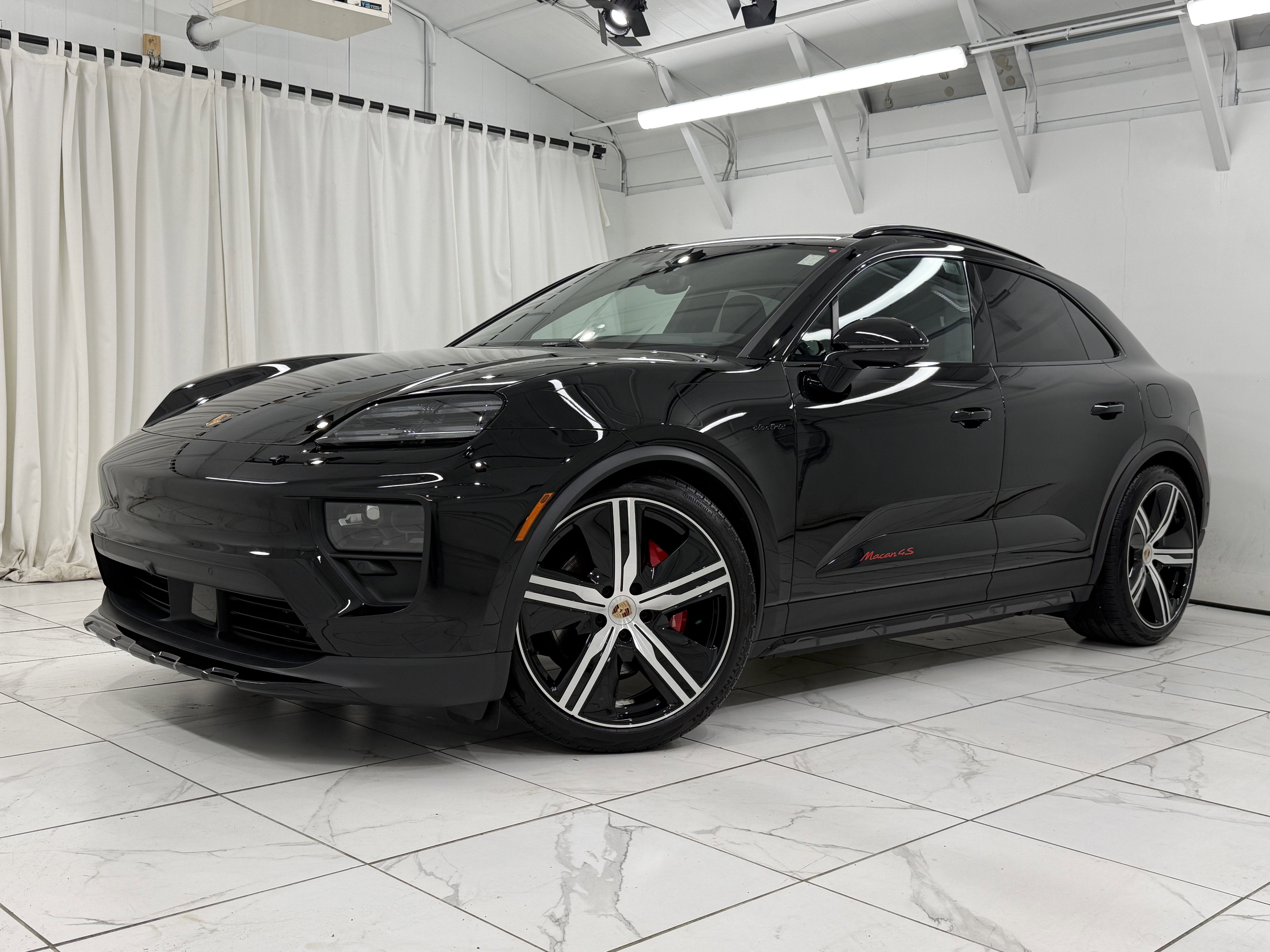 2025 Porsche Macan Electric 4S