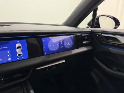 2025 Porsche Macan Electric 4S