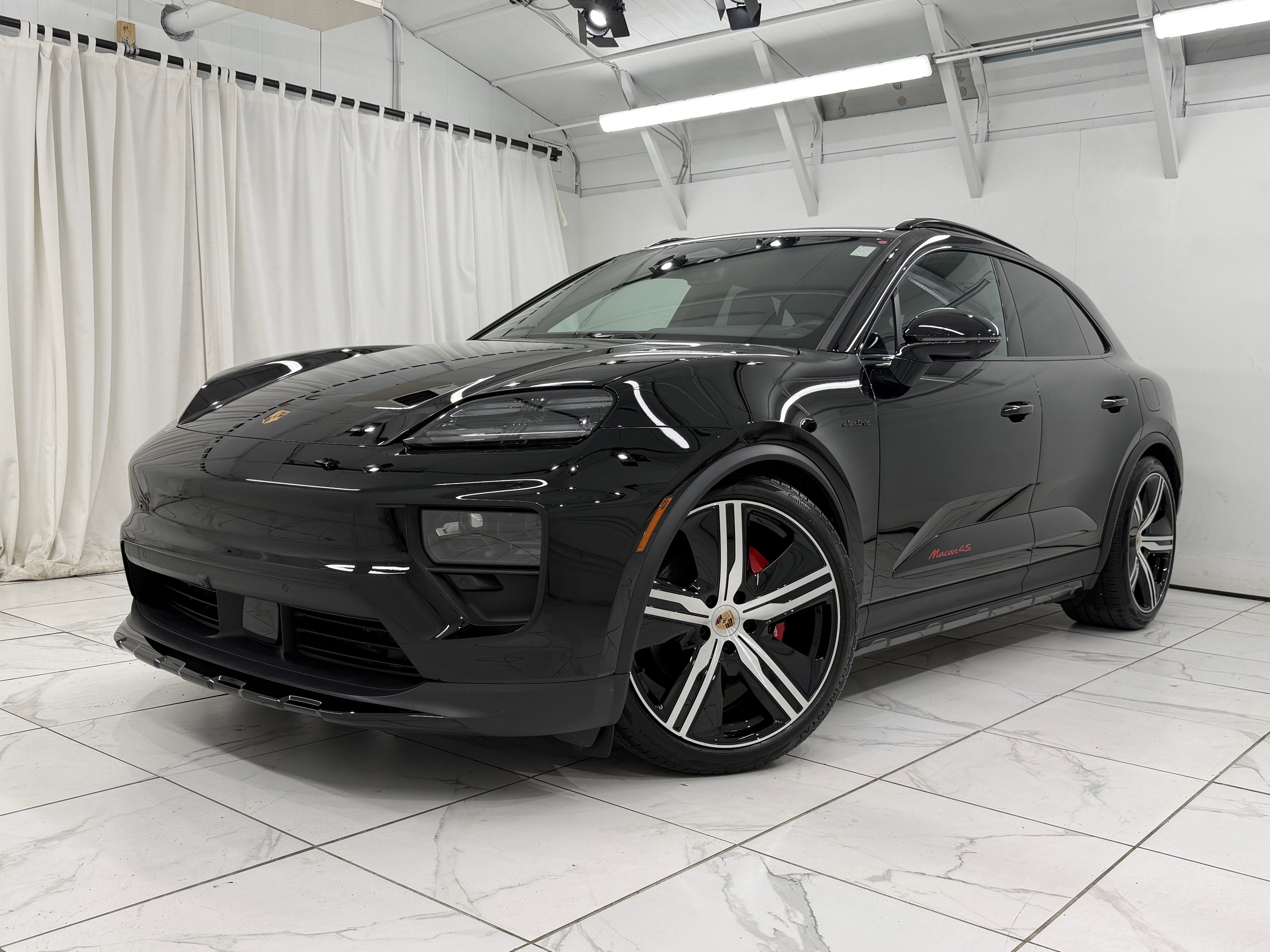 2025 Porsche Macan Electric 4S