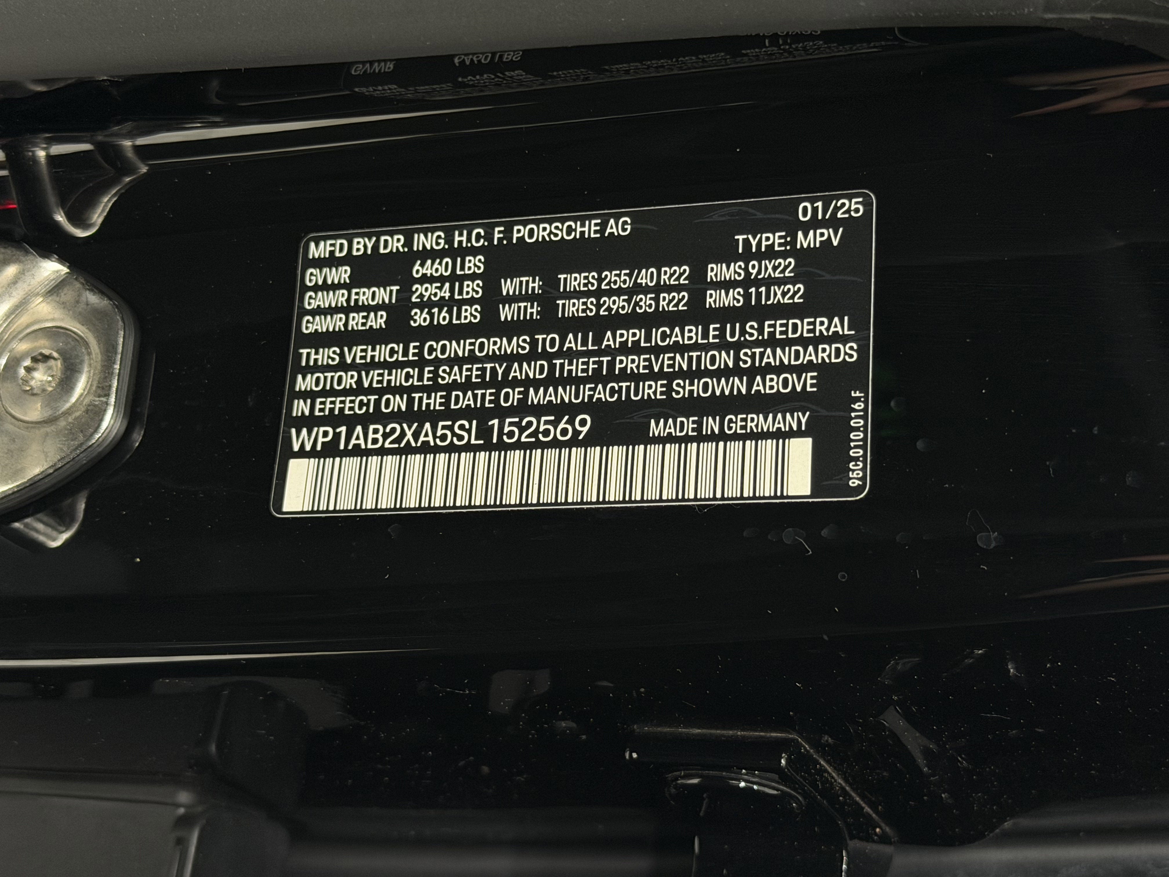 2025 Porsche Macan Electric 4S
