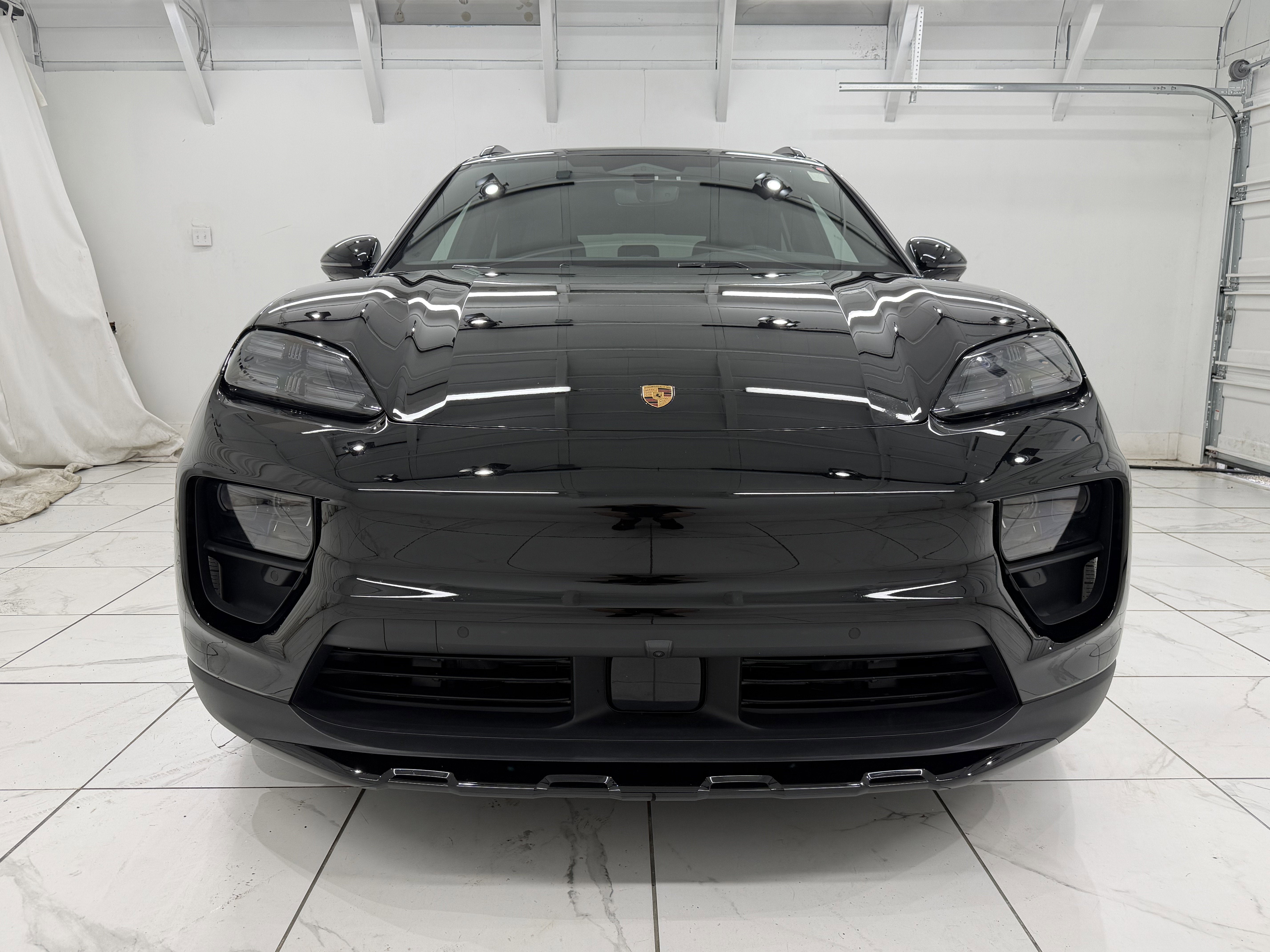 2025 Porsche Macan Electric 4S
