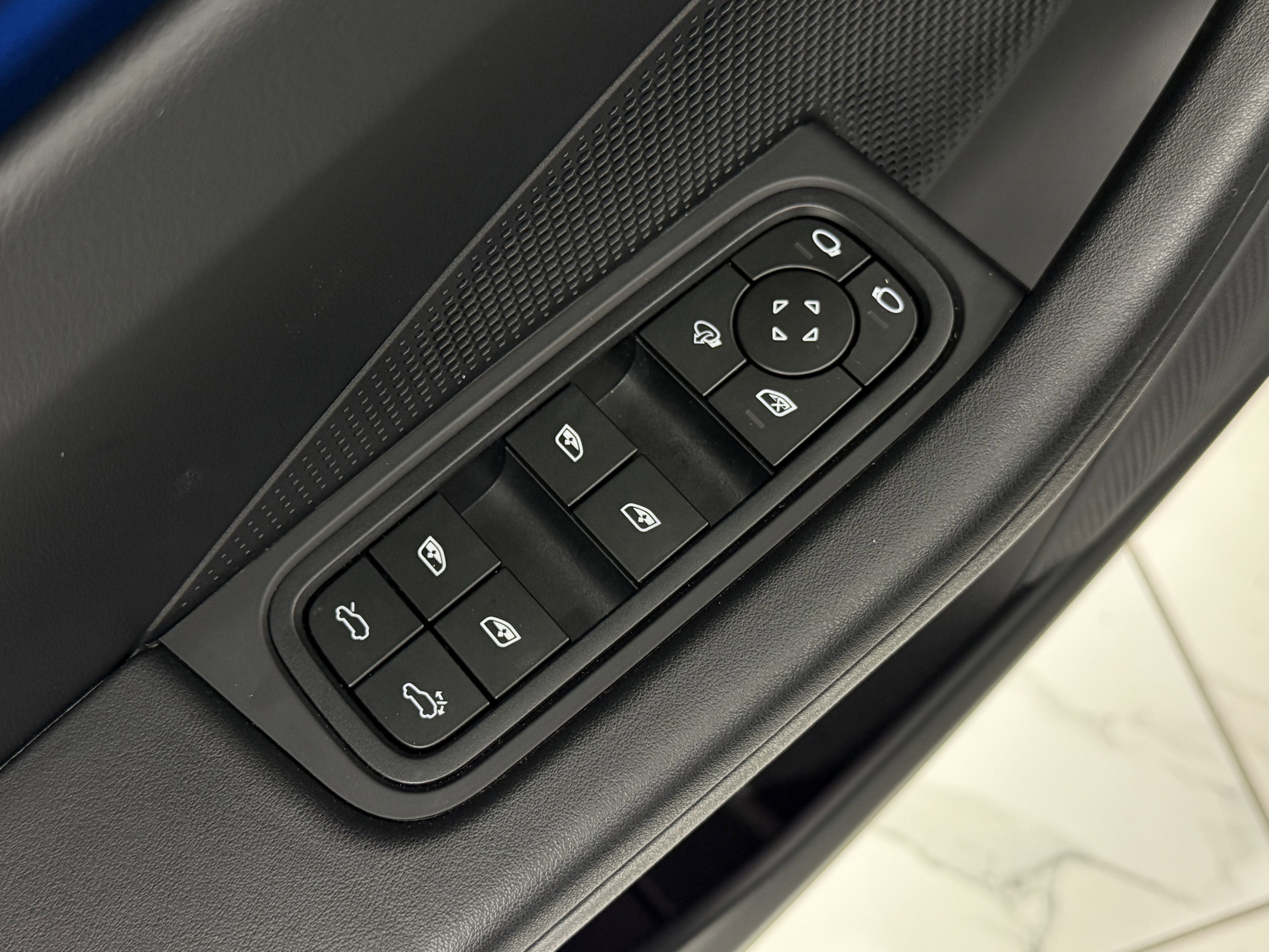 2025 Porsche Macan Electric