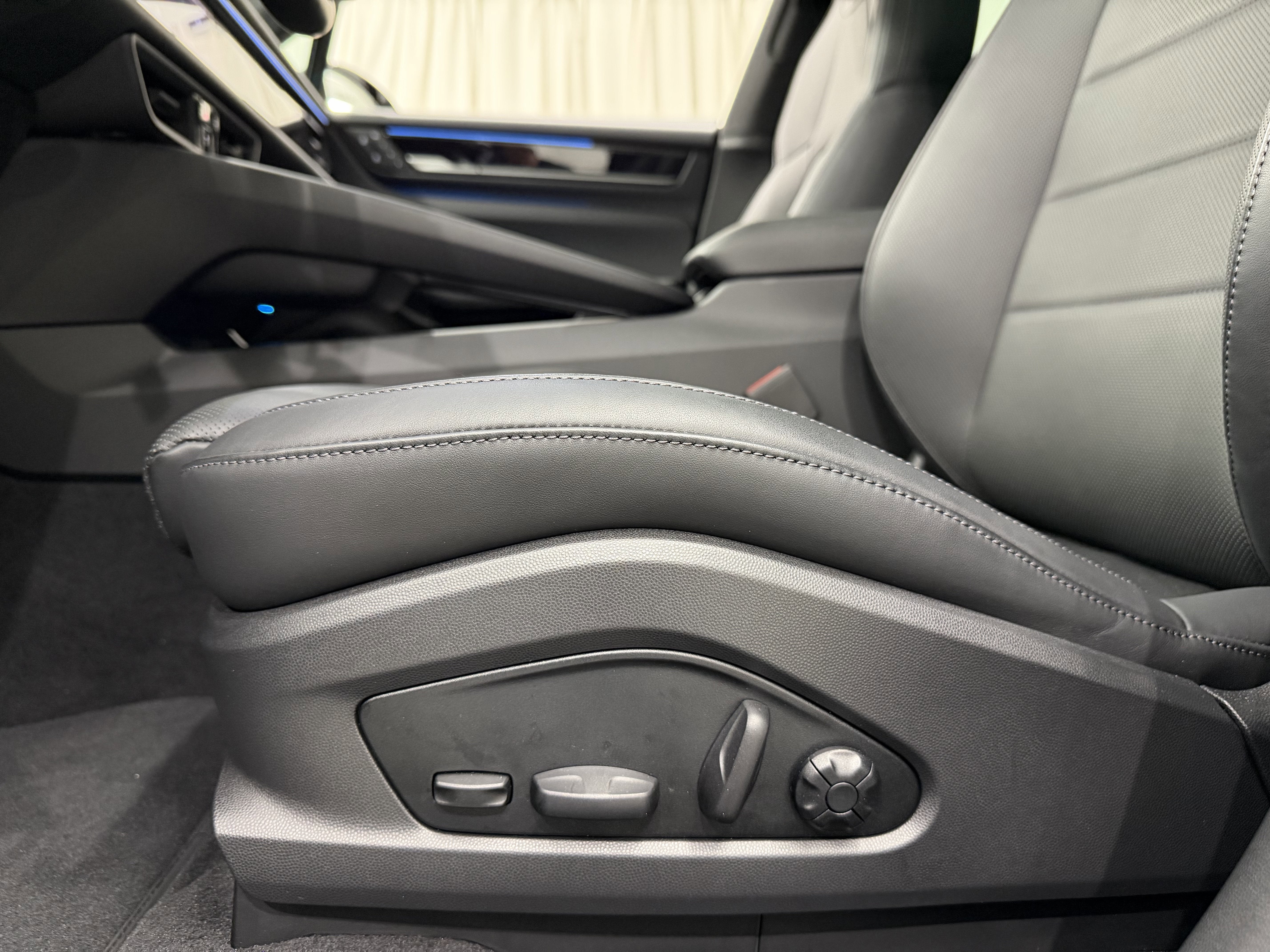 2025 Porsche Macan Electric