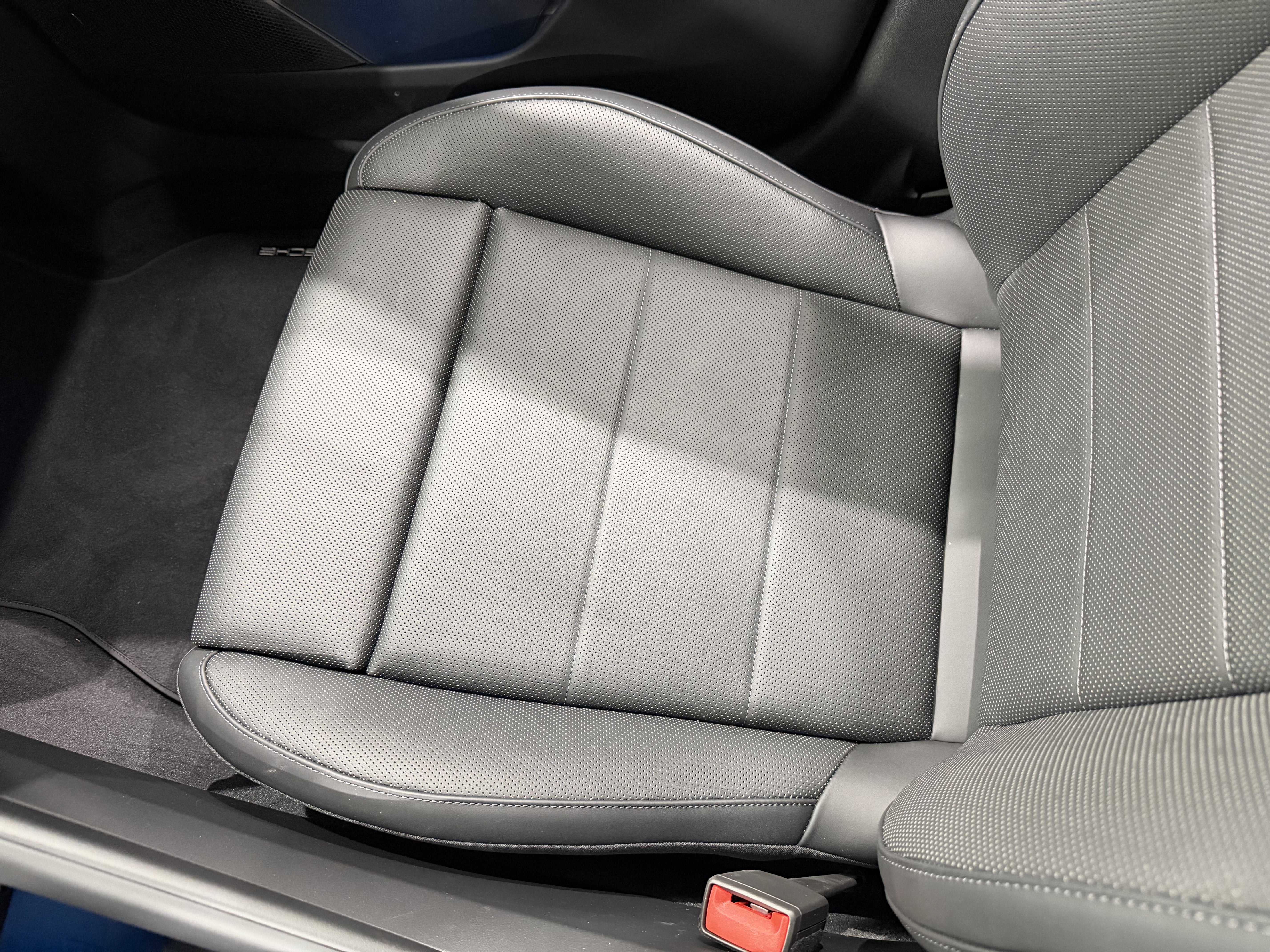 2025 Porsche Macan Electric