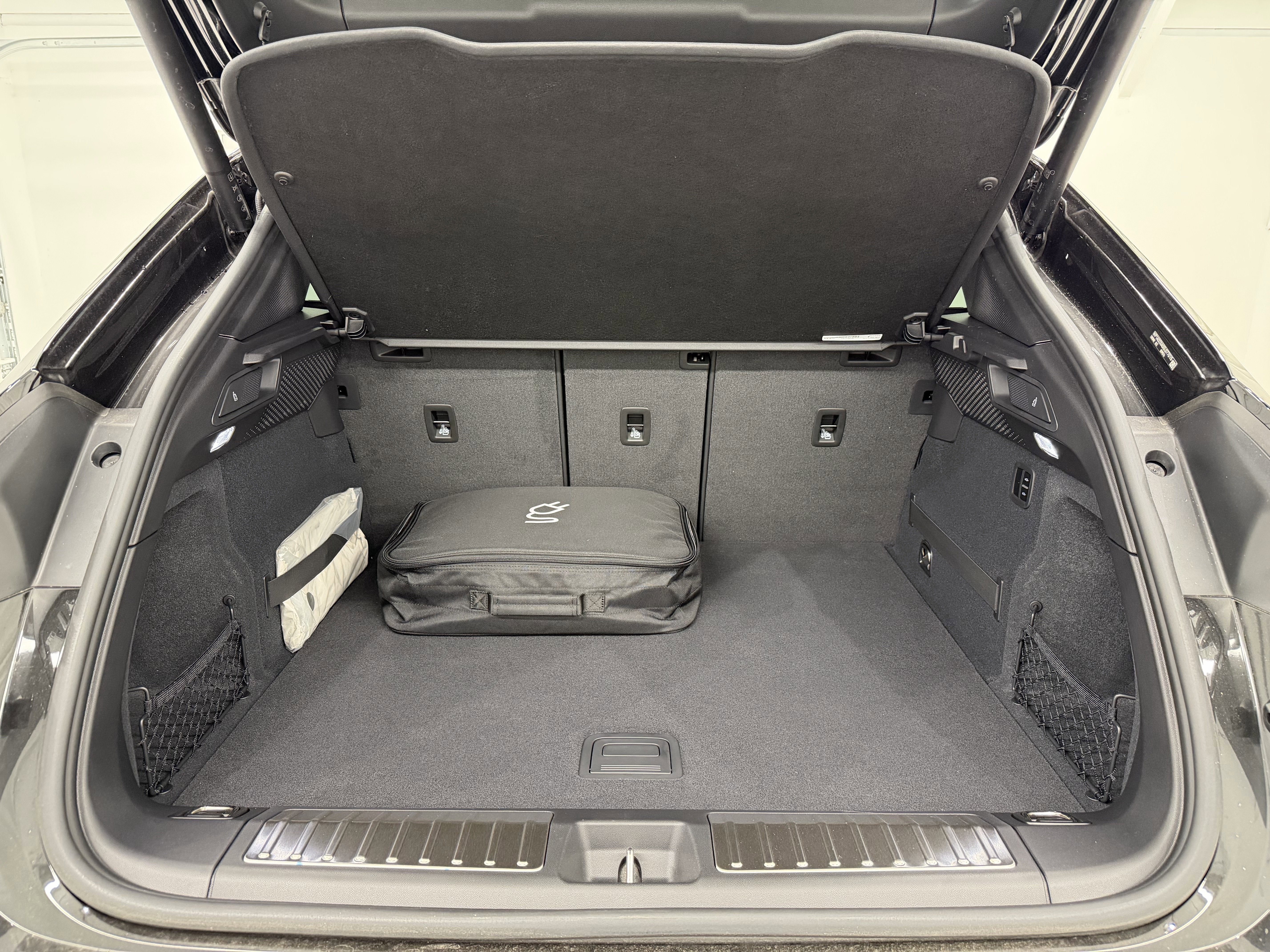 2025 Porsche Macan Electric