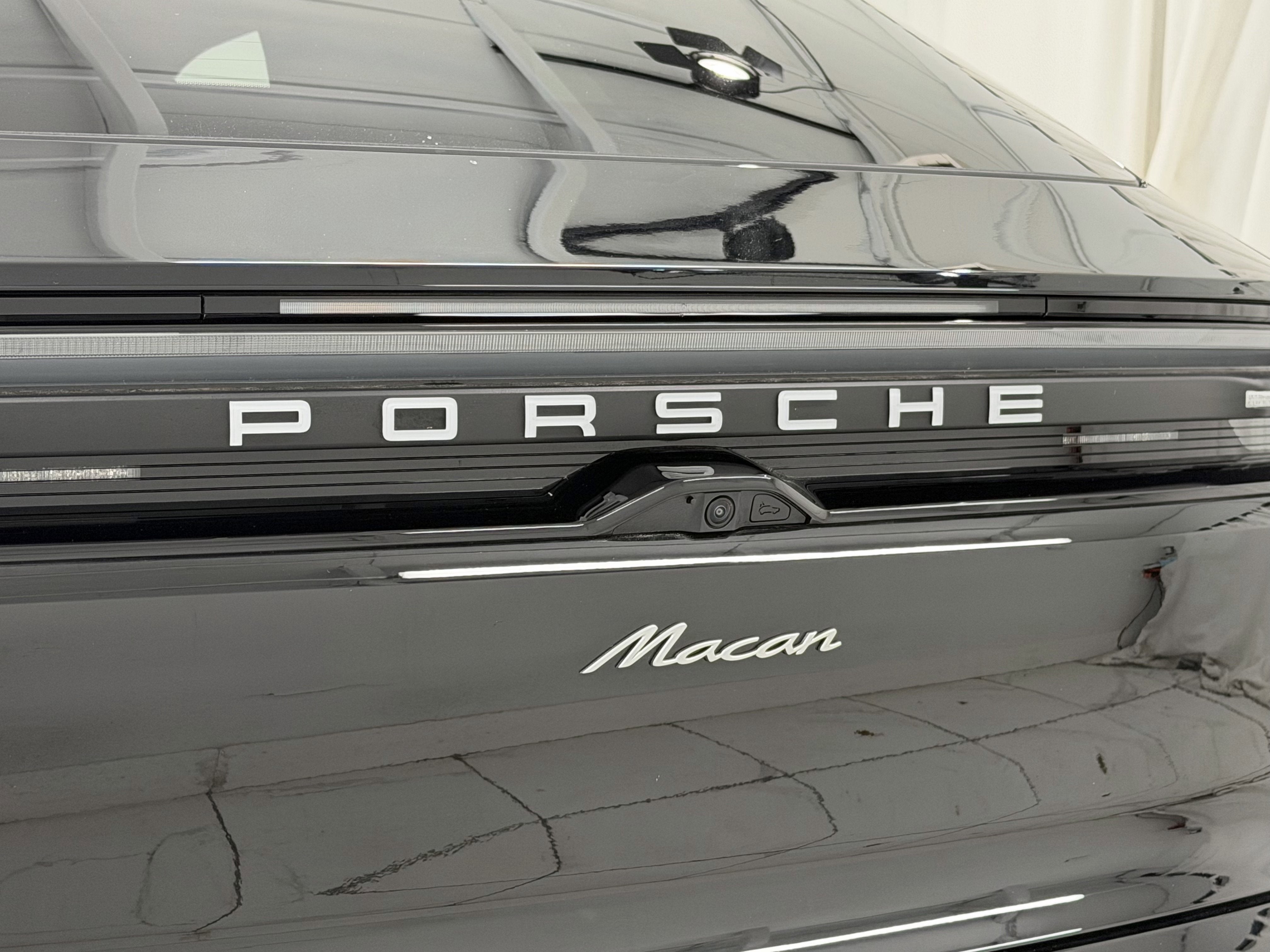 2025 Porsche Macan Electric
