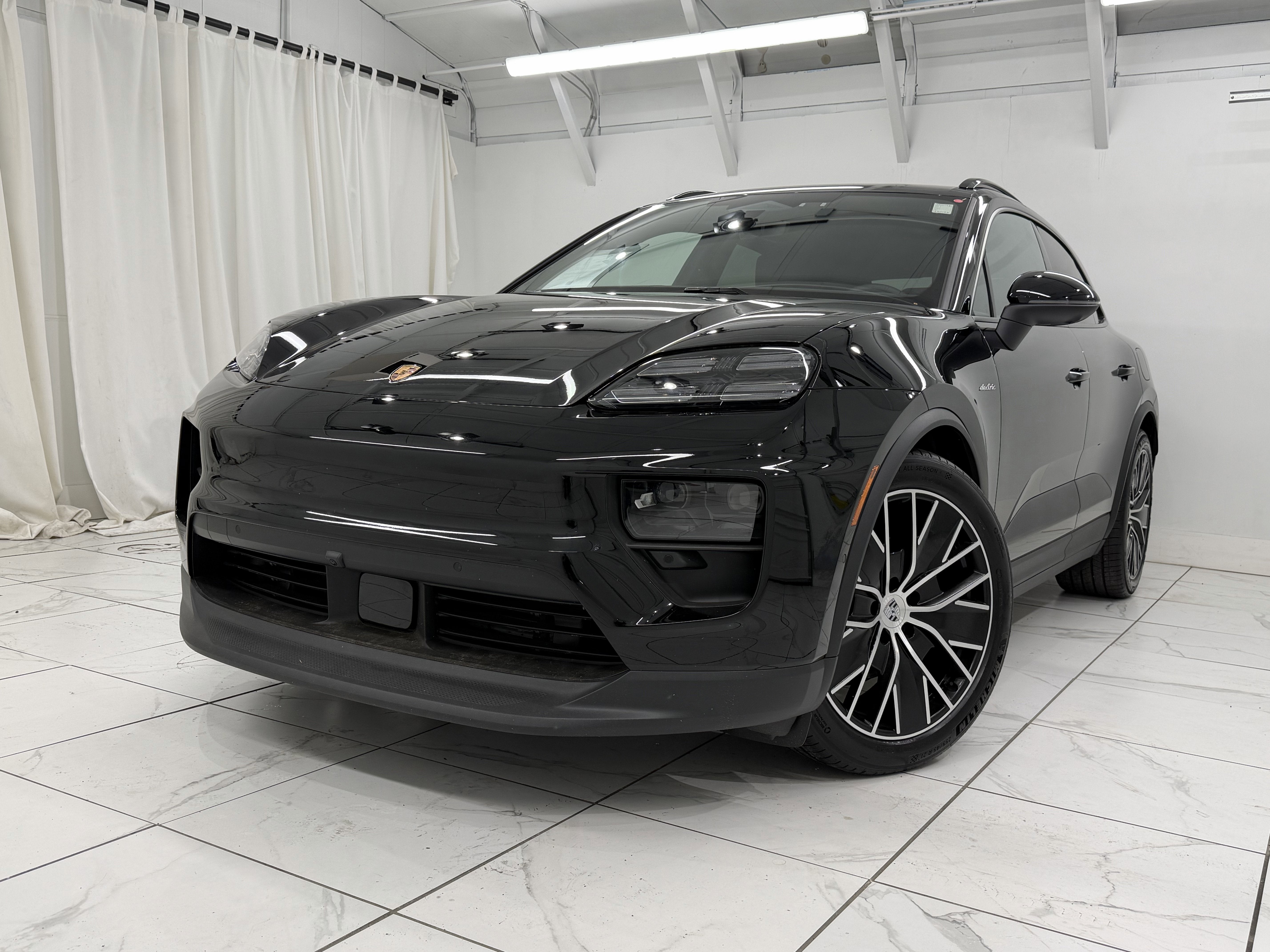 2025 Porsche Macan Electric