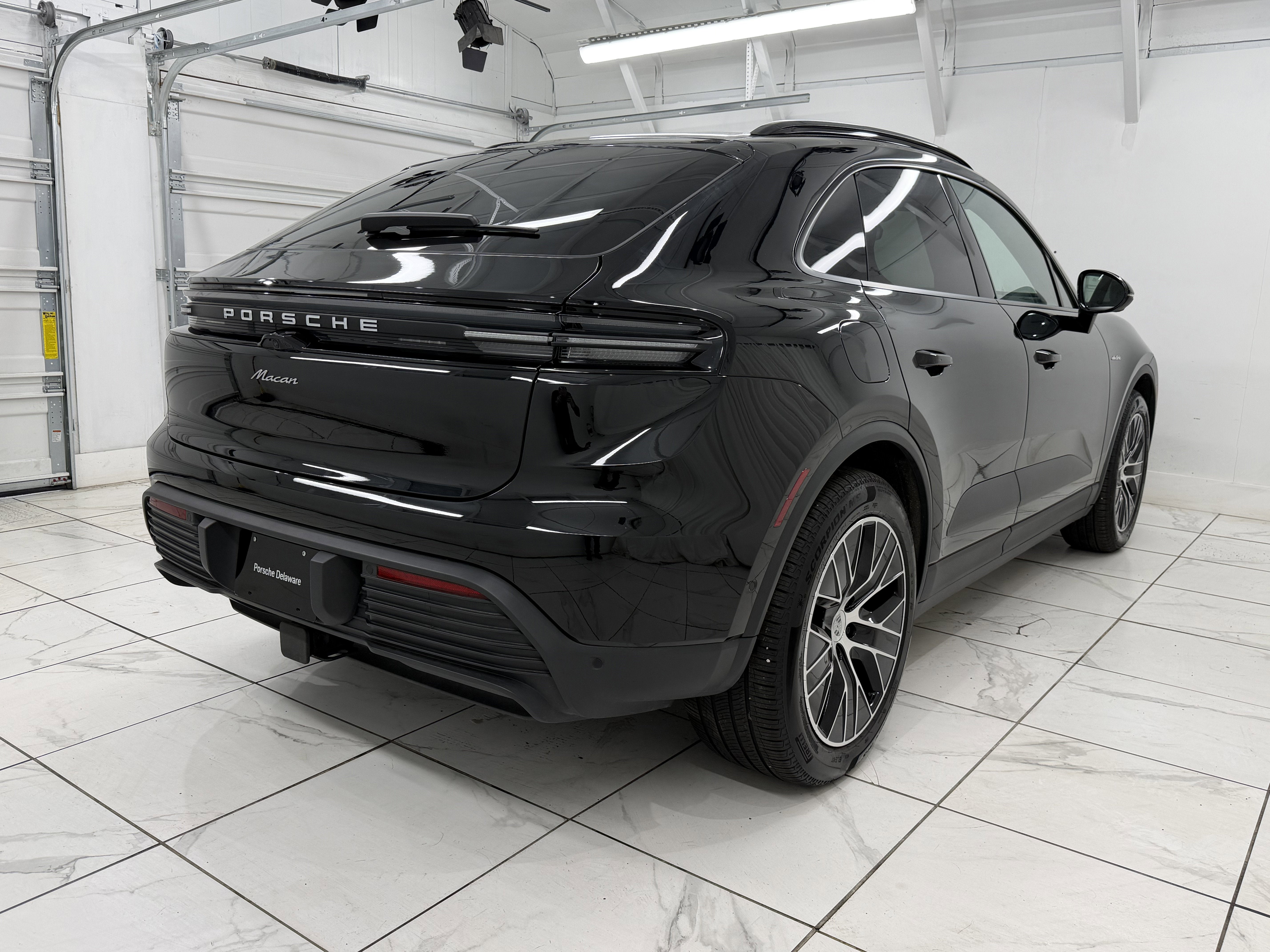 2025 Porsche Macan Electric