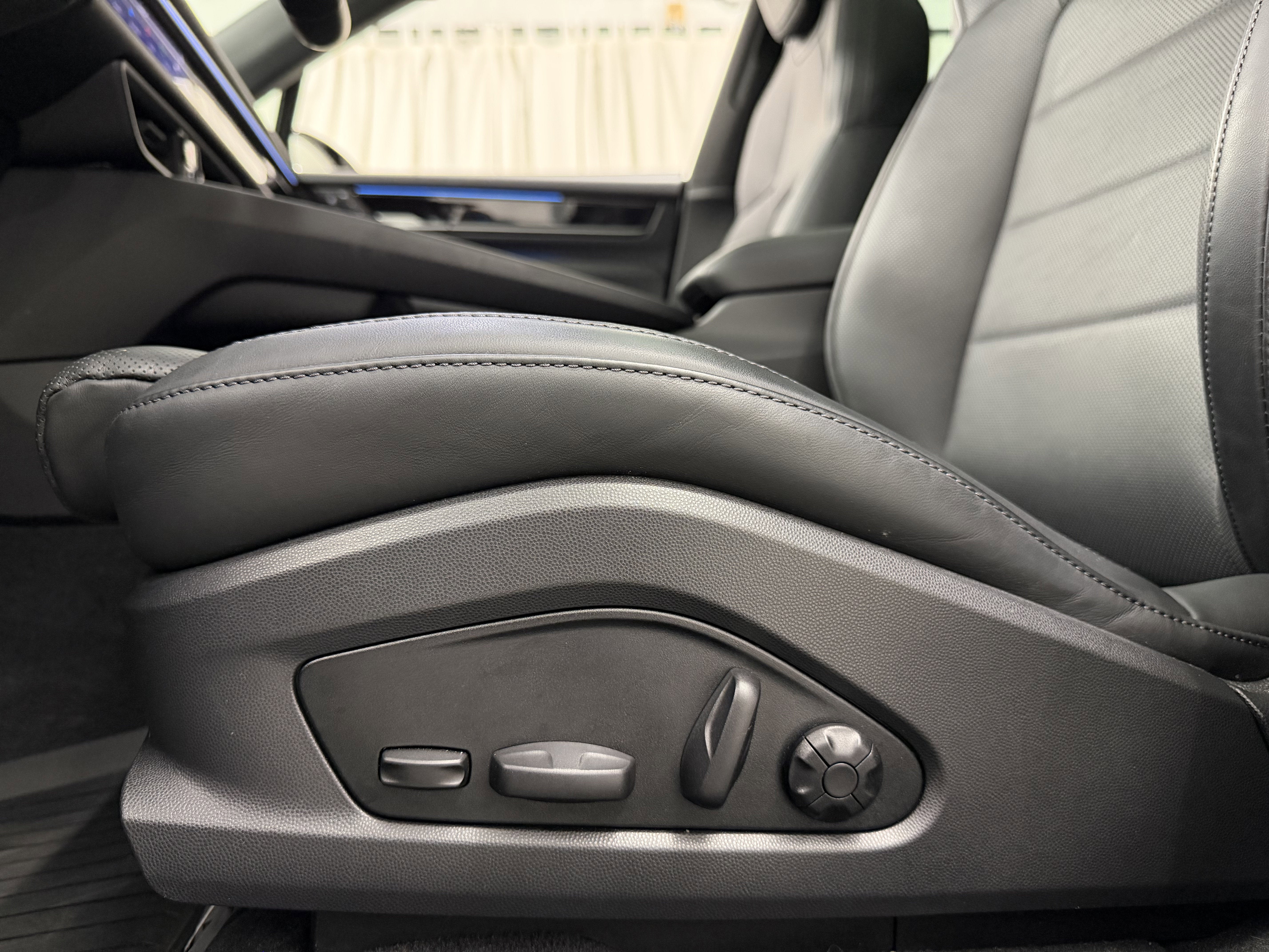 2025 Porsche Macan Electric