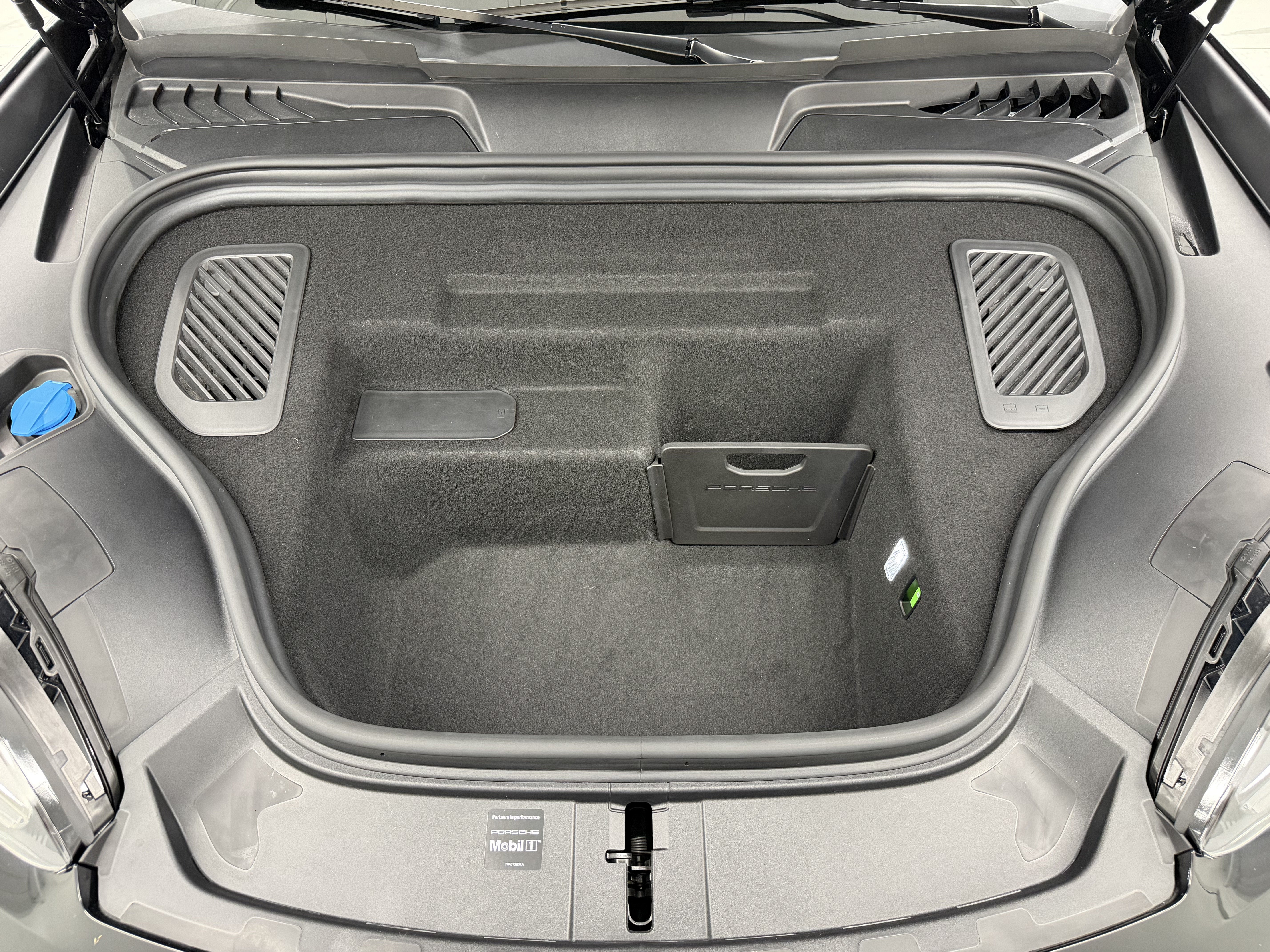 2025 Porsche Macan Electric