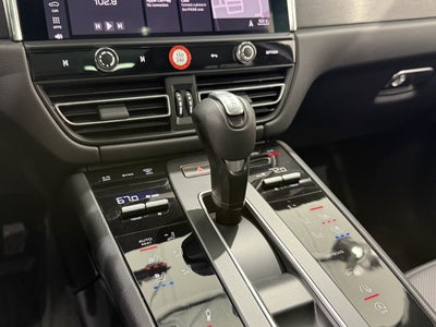 2026 Porsche Macan Gts