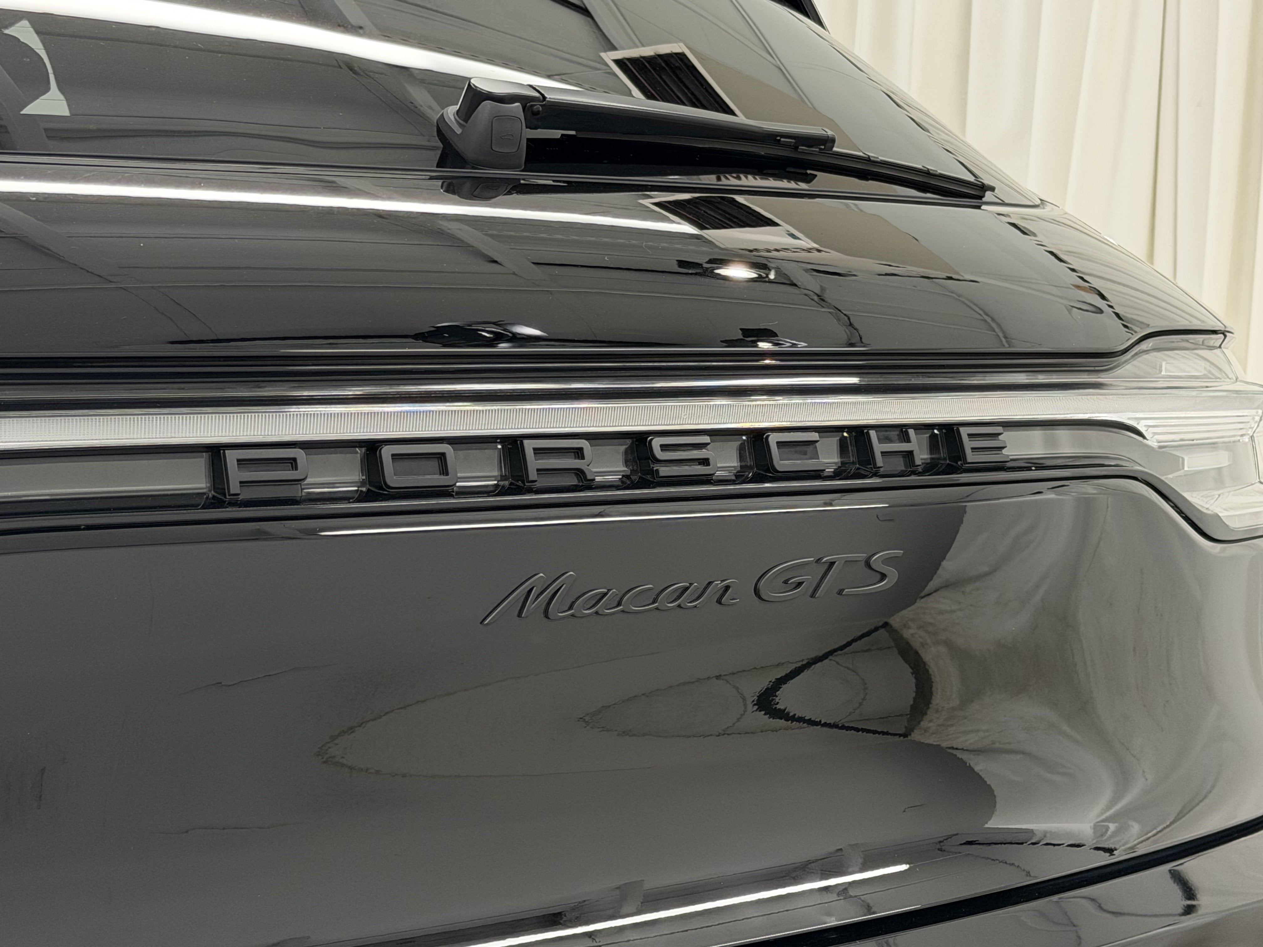2026 Porsche Macan Gts