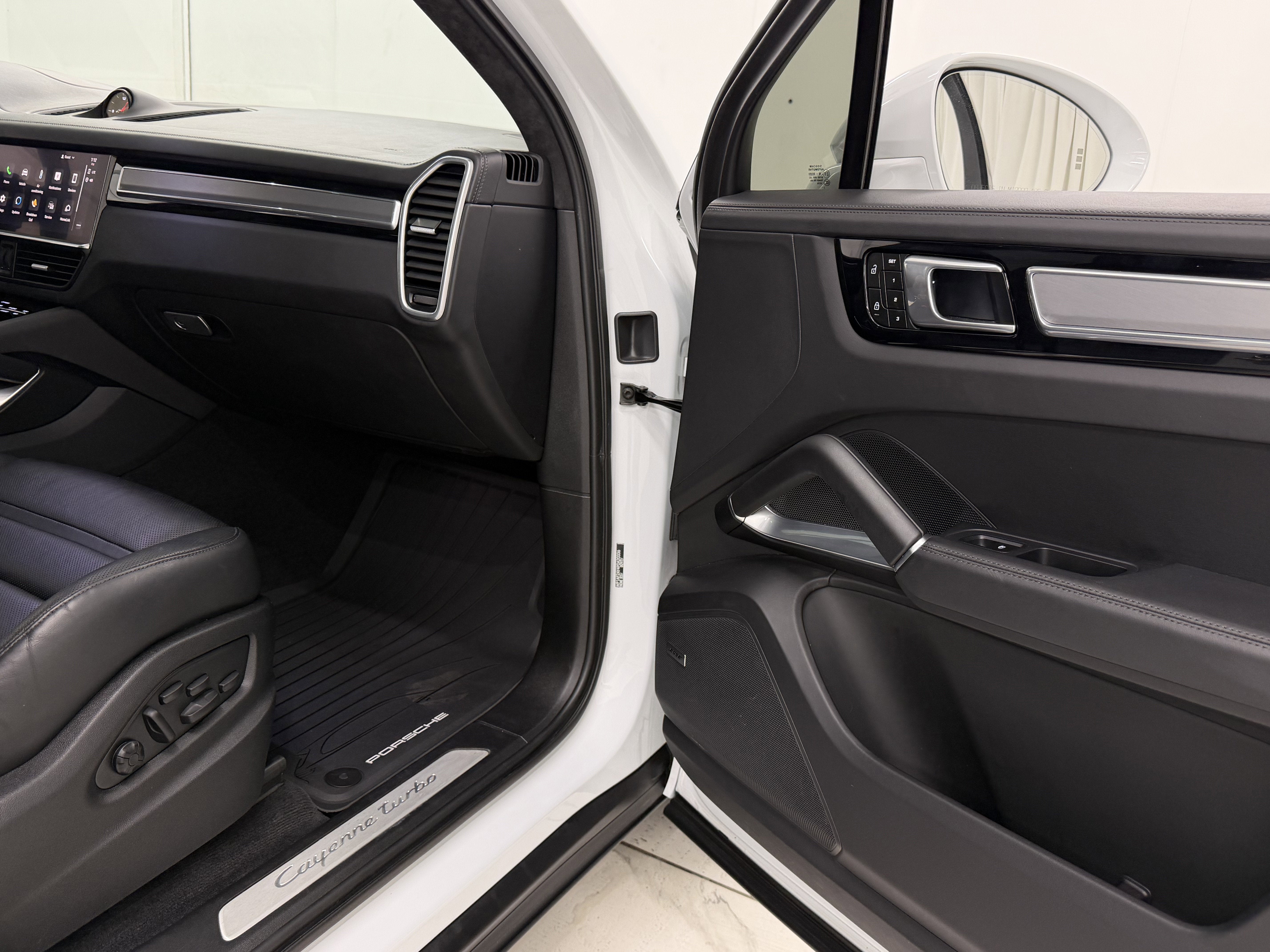 2023 Porsche Cayenne Turbo