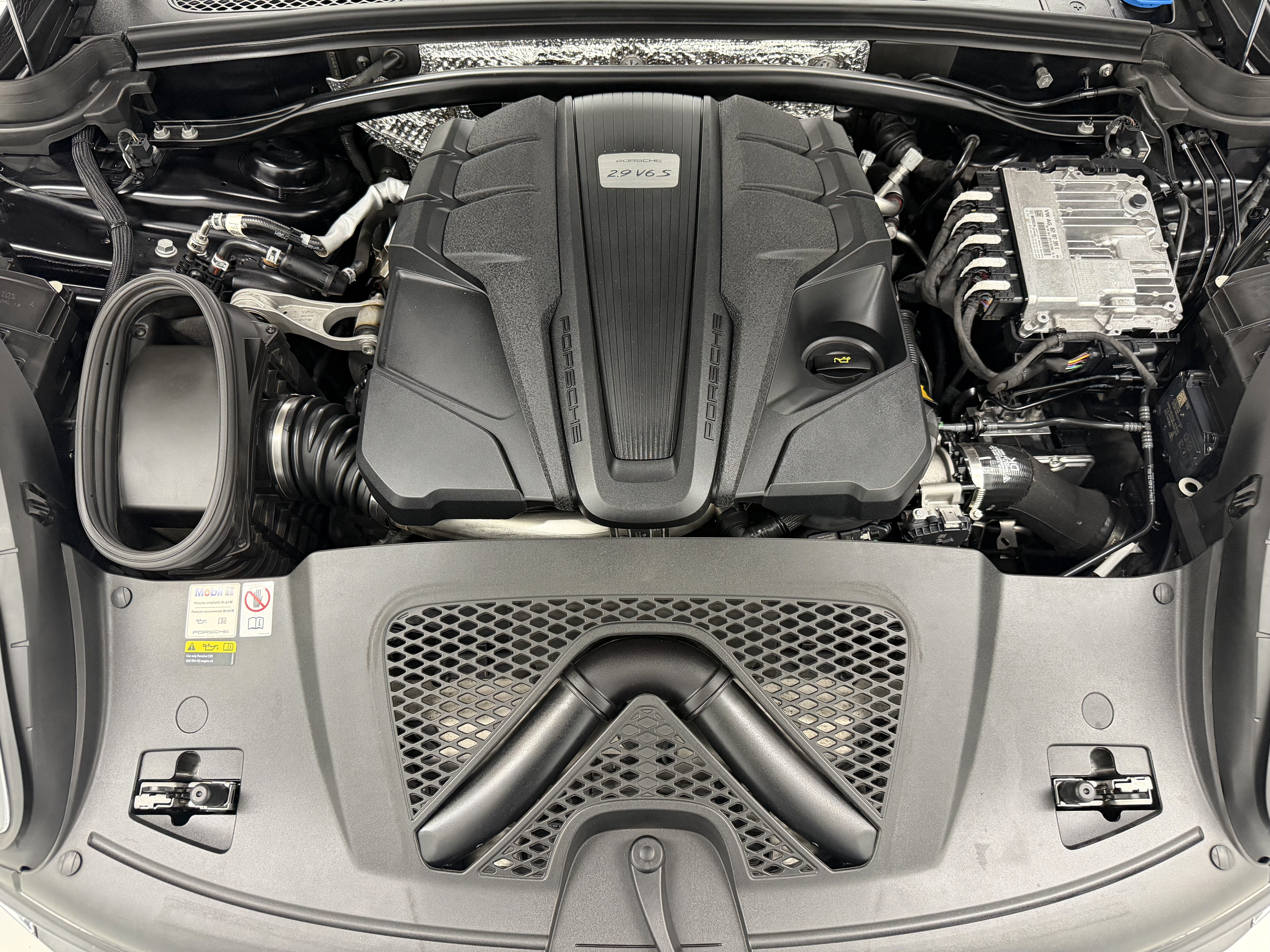 2023 Porsche Macan S