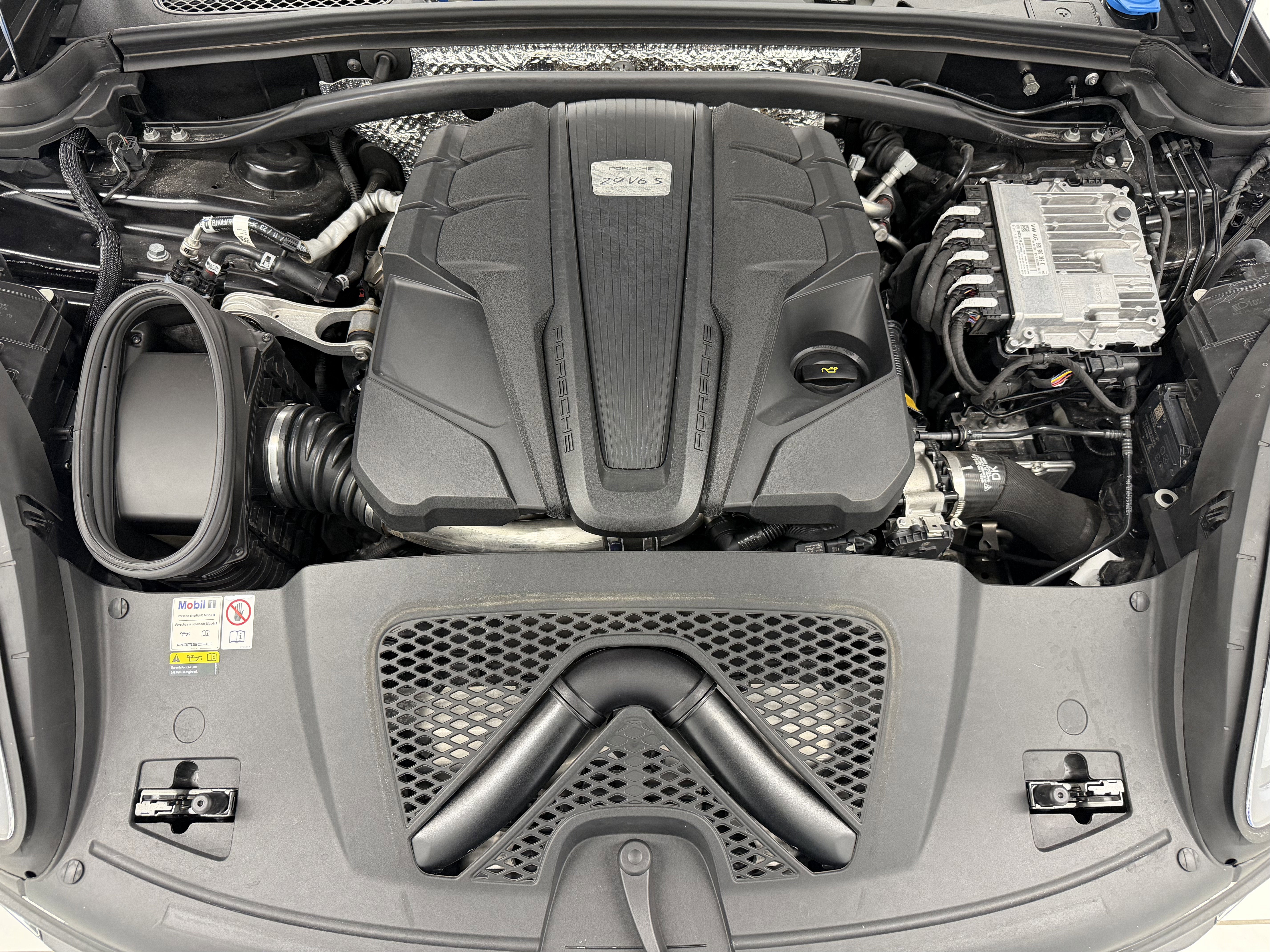 2023 Porsche Macan S