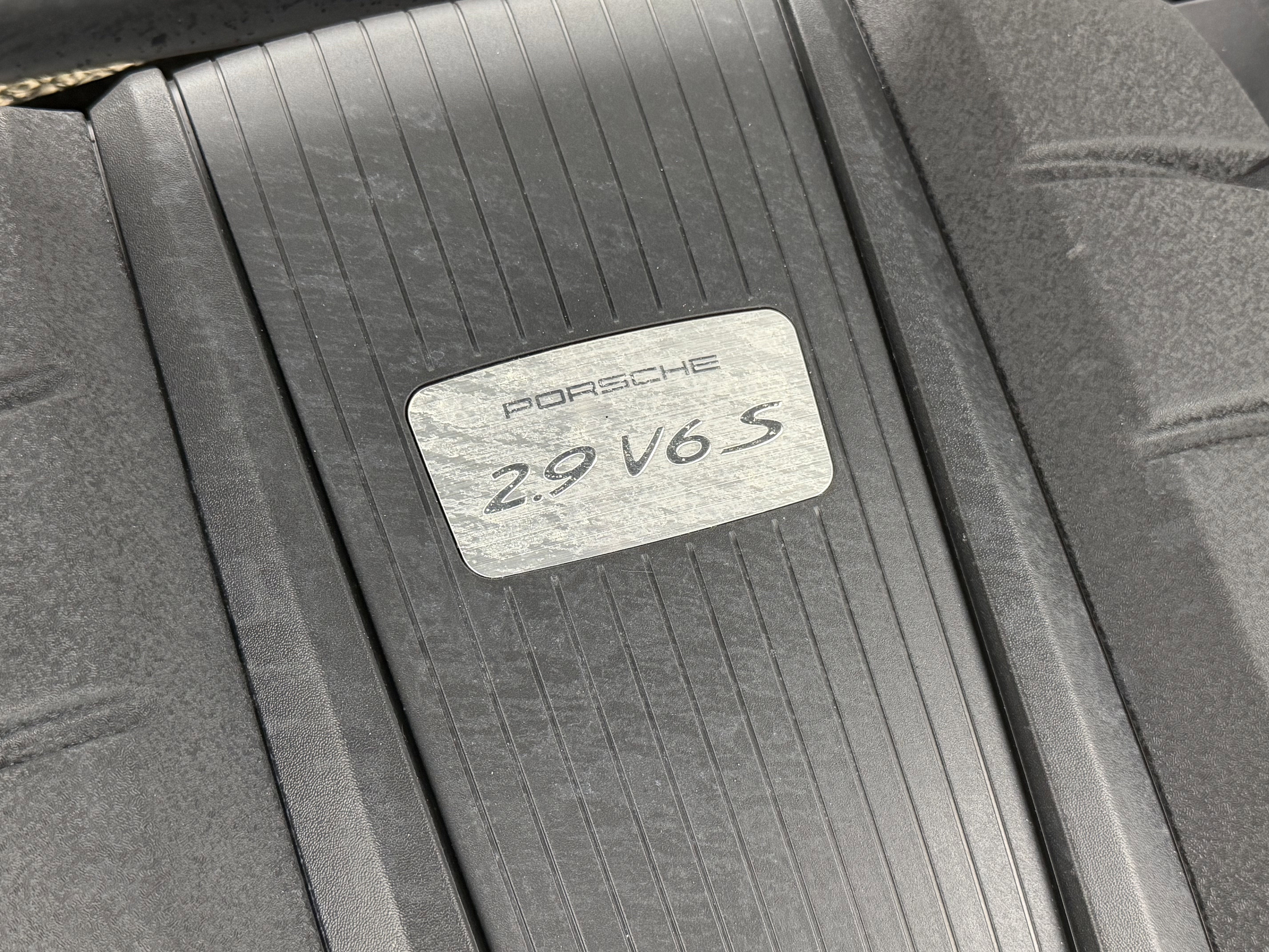 2023 Porsche Macan S
