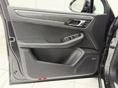 2022 Porsche Macan S