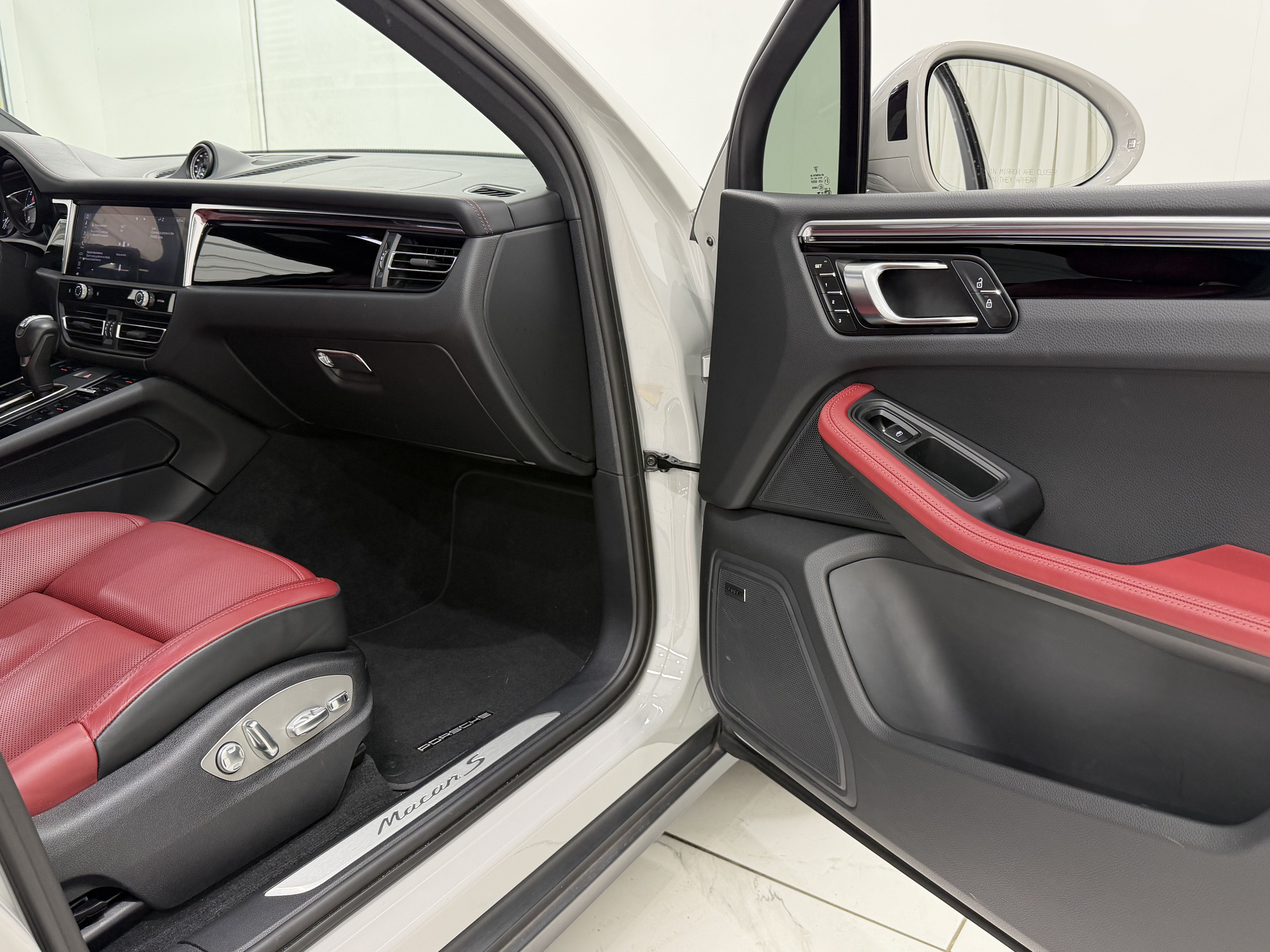 2024 Porsche Macan S