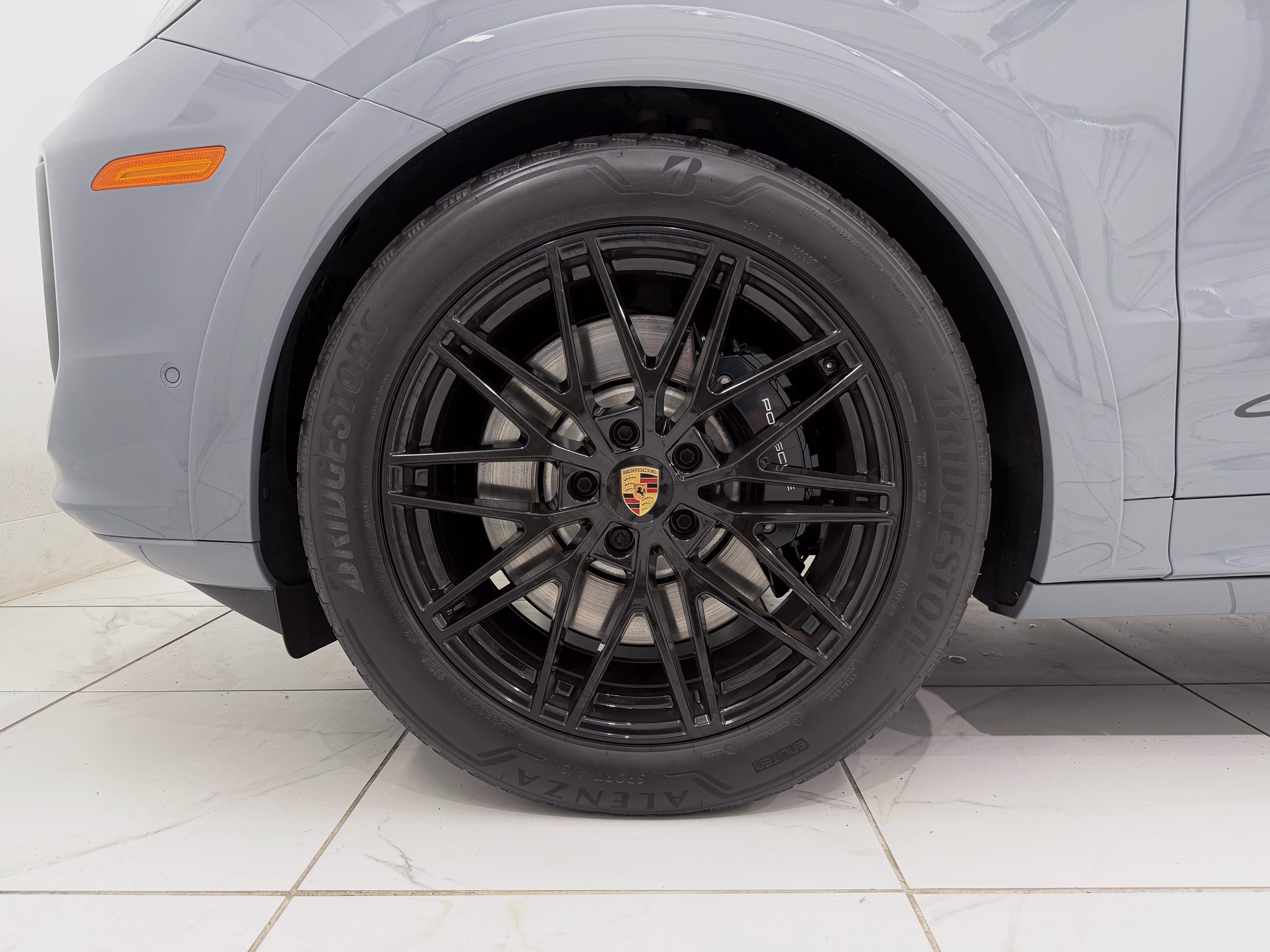 2025 Porsche Cayenne GTS