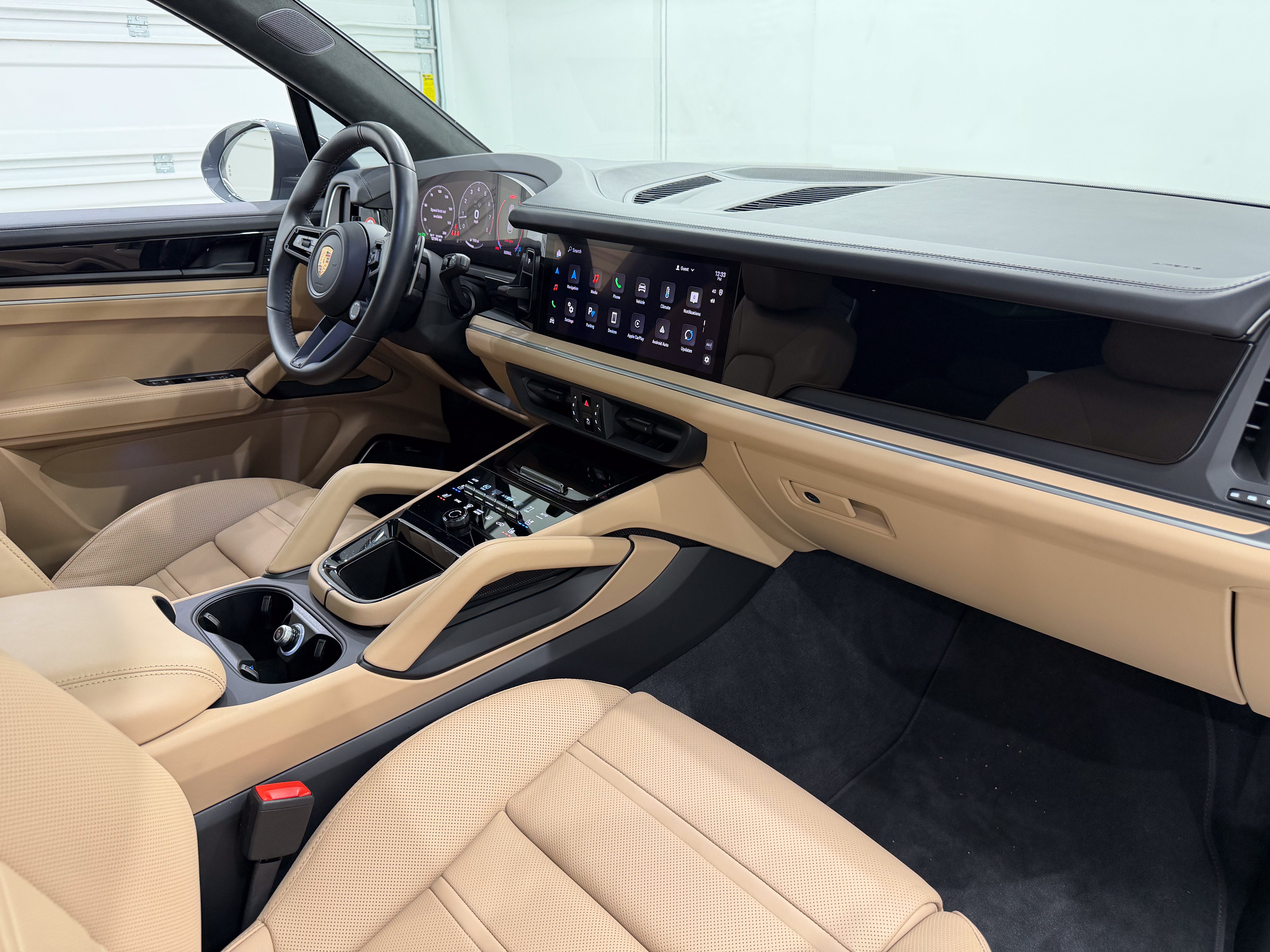 2025 Porsche Cayenne GTS