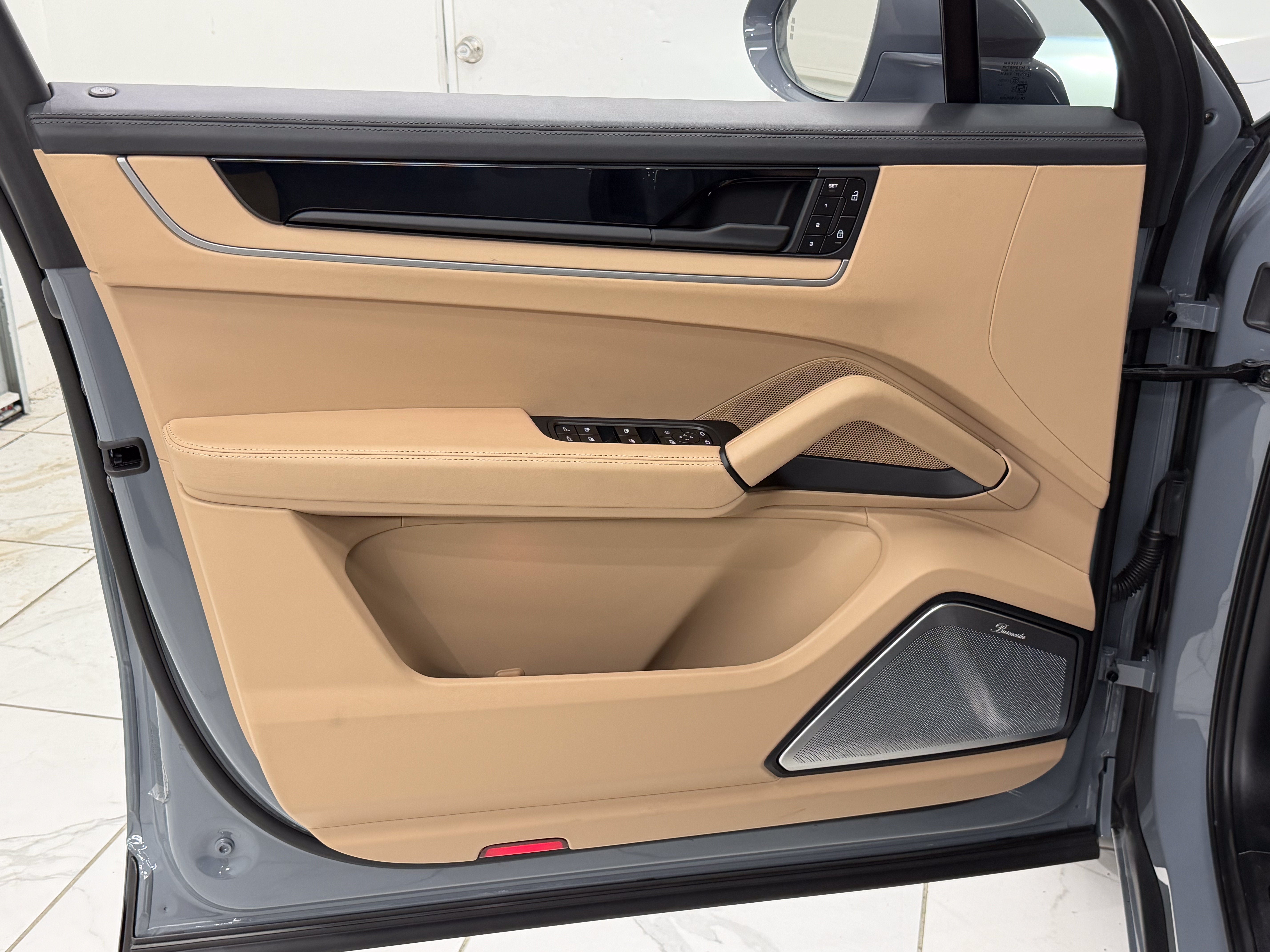2025 Porsche Cayenne GTS