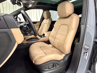 2025 Porsche Cayenne GTS
