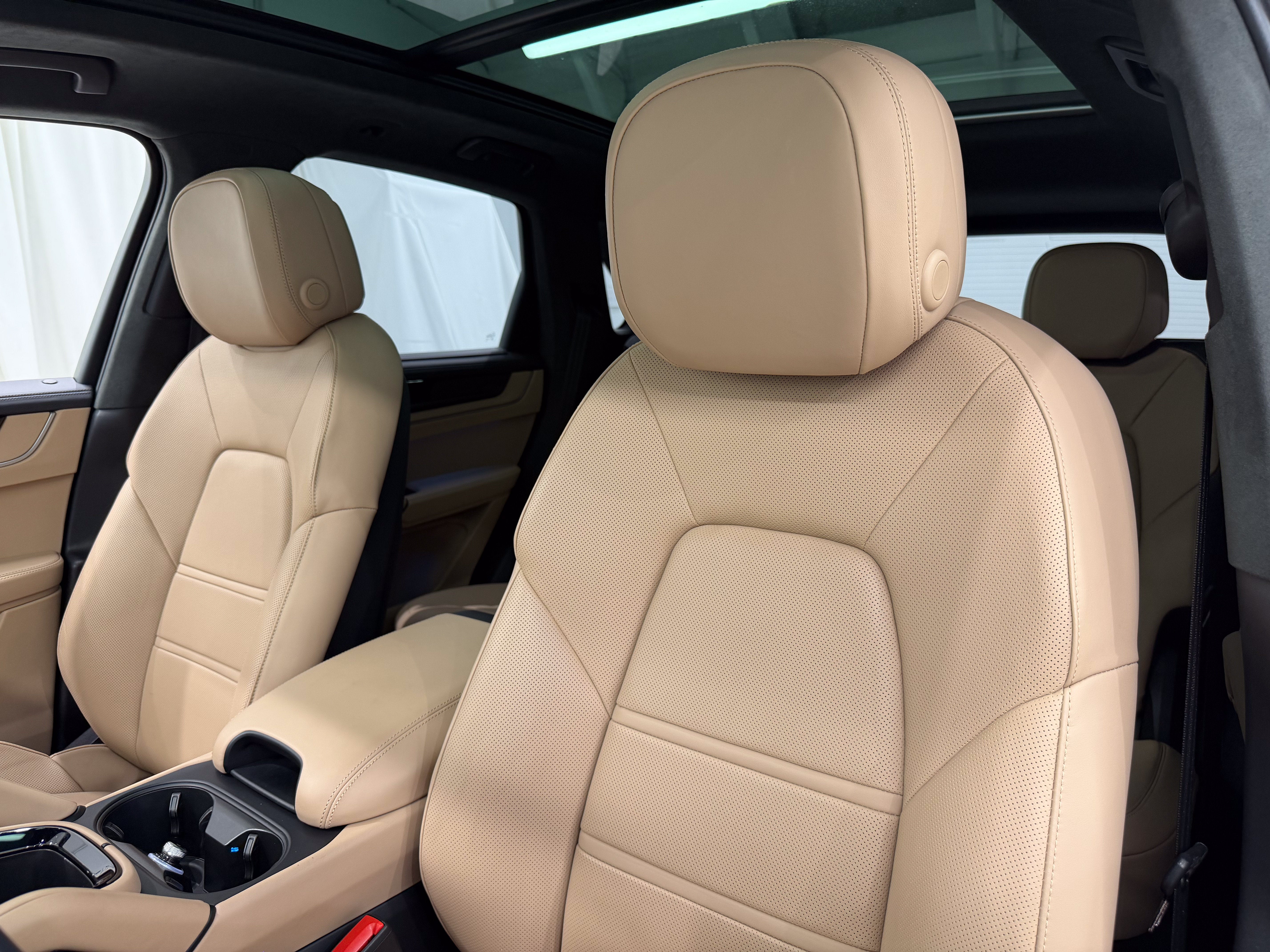 2025 Porsche Cayenne GTS