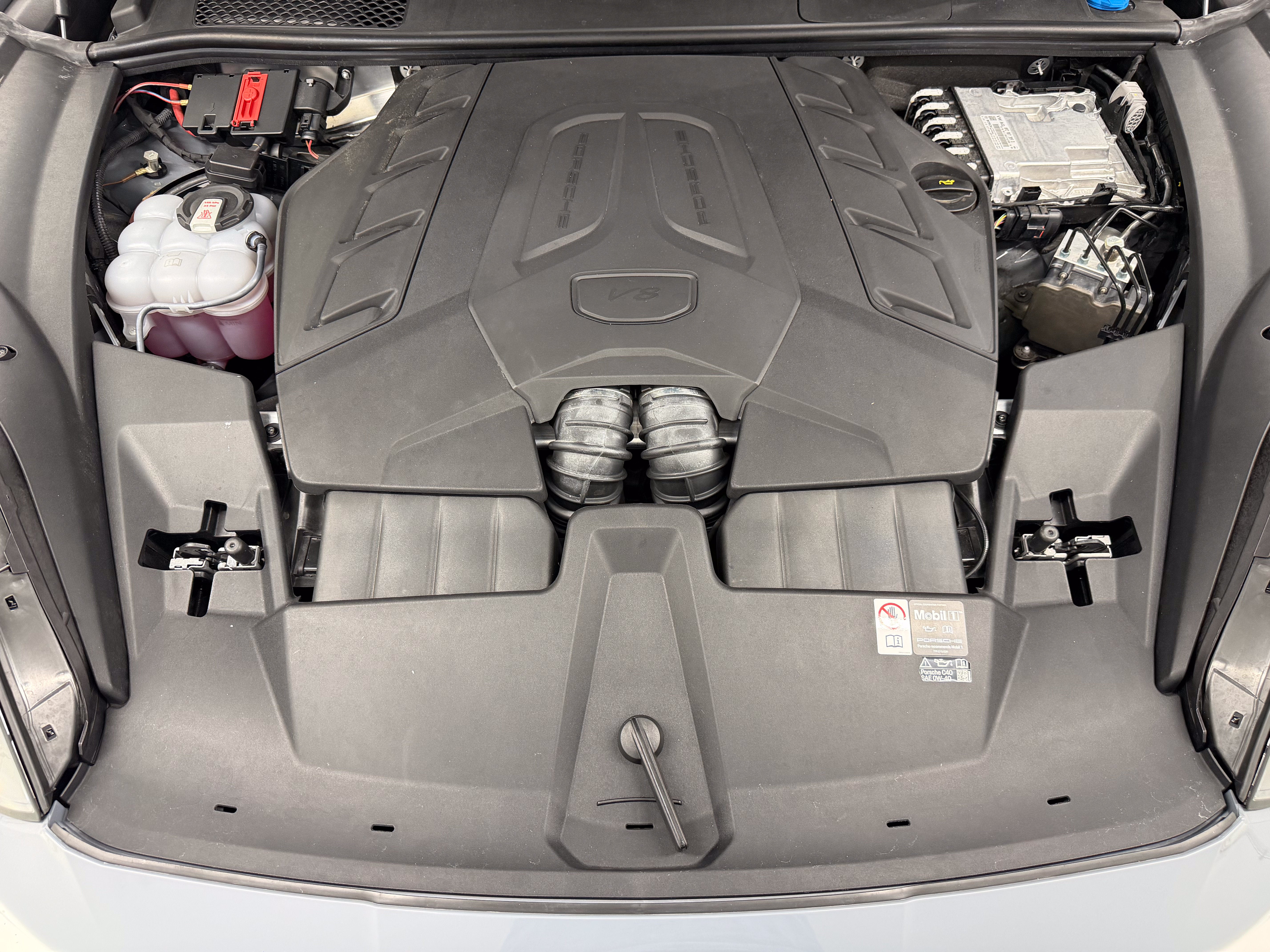 2025 Porsche Cayenne GTS