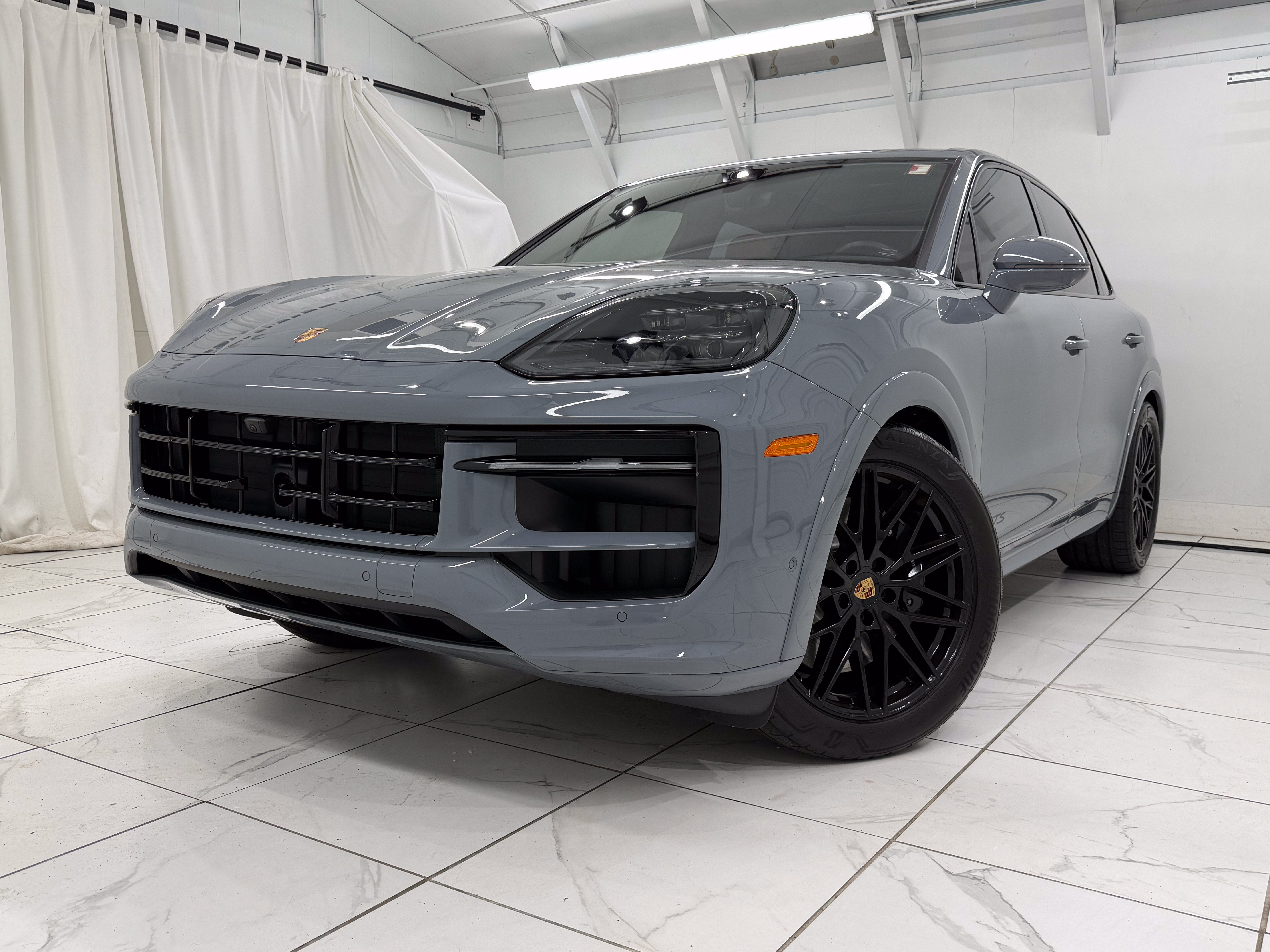 2025 Porsche Cayenne GTS