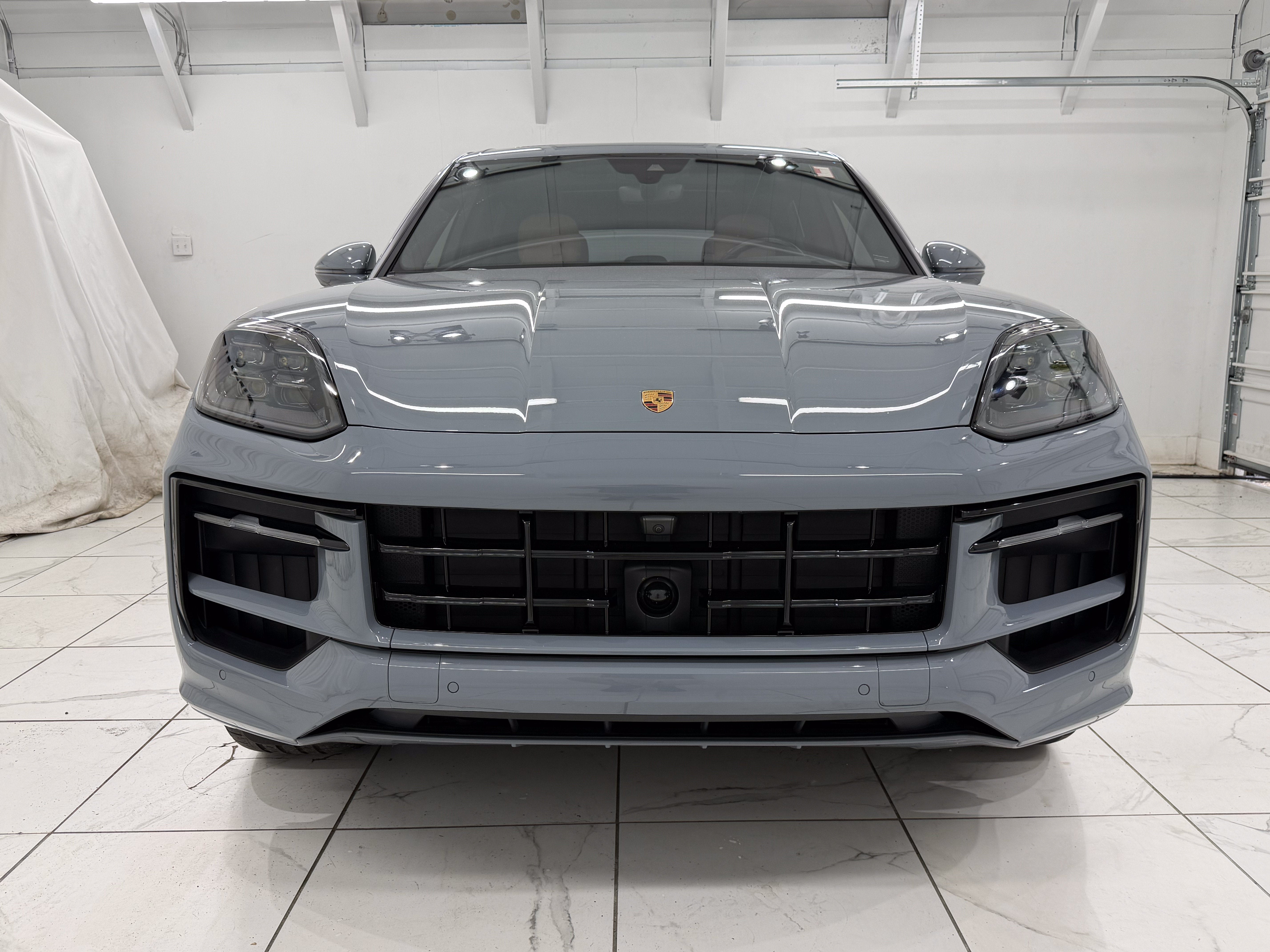 2025 Porsche Cayenne GTS