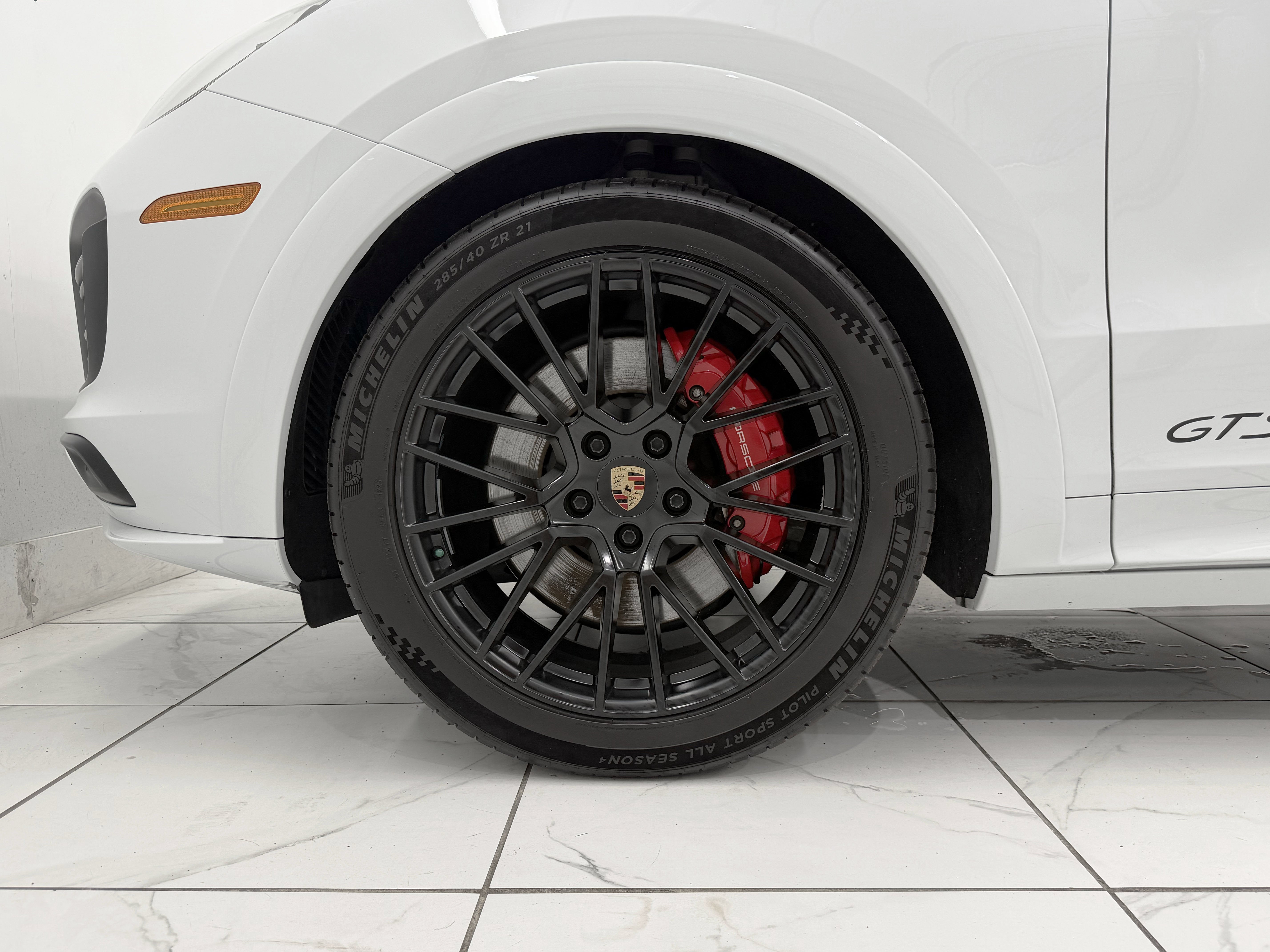 2023 Porsche Cayenne Gts