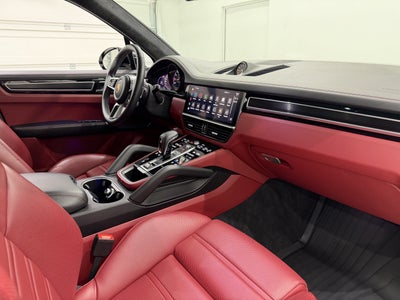 2023 Porsche Cayenne Gts