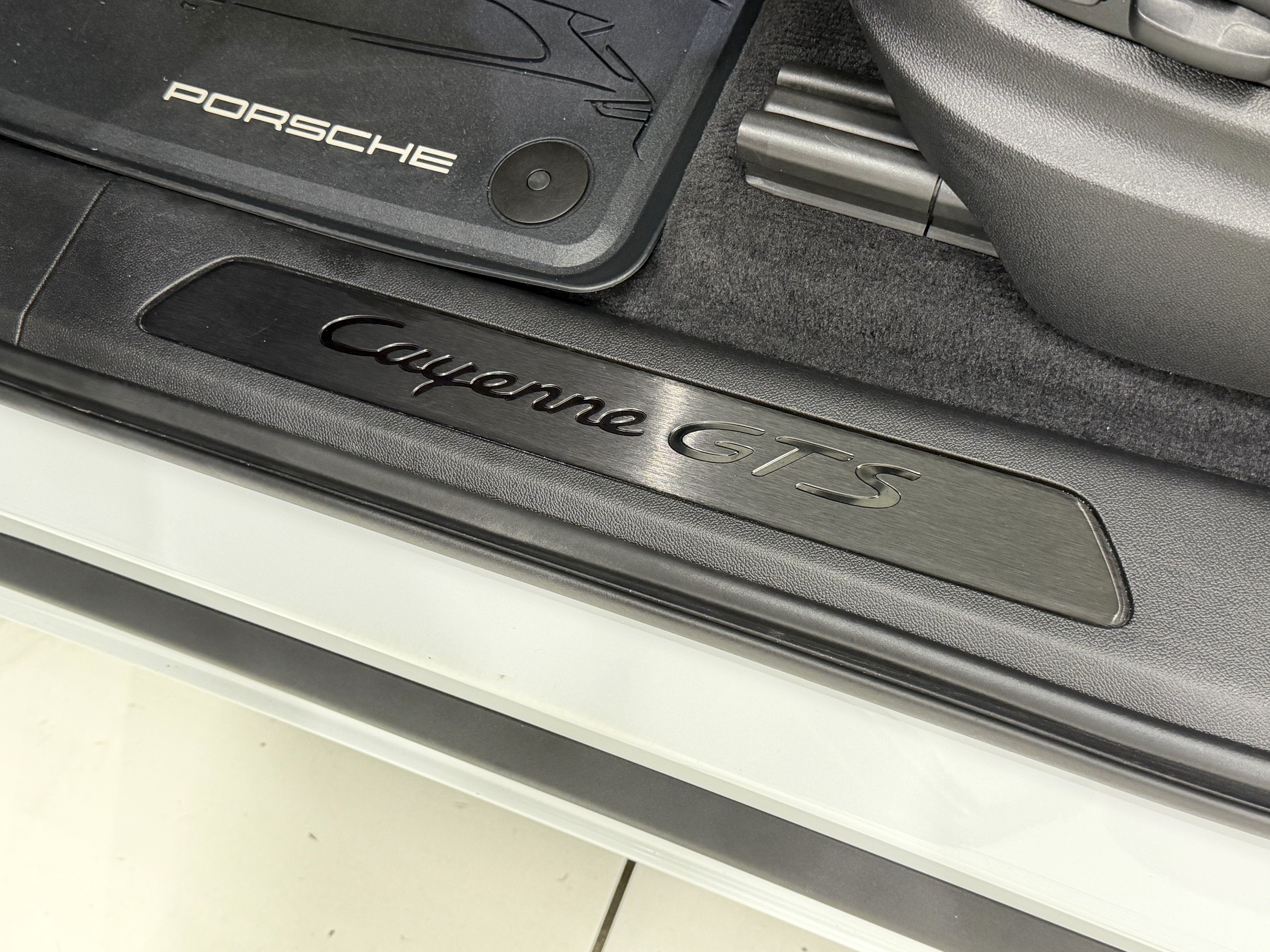 2023 Porsche Cayenne Gts